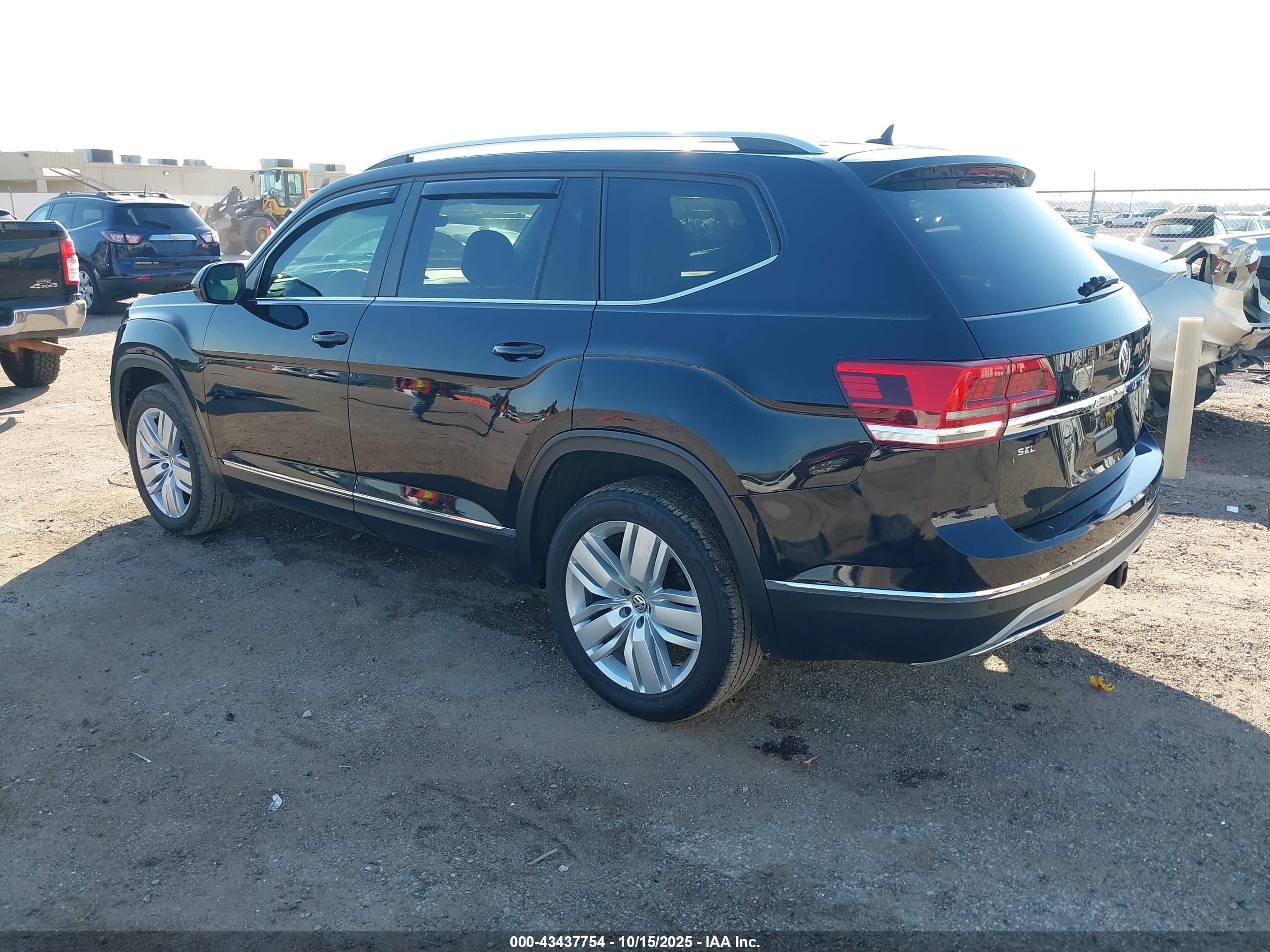 VOLKSWAGEN ATLAS image 3