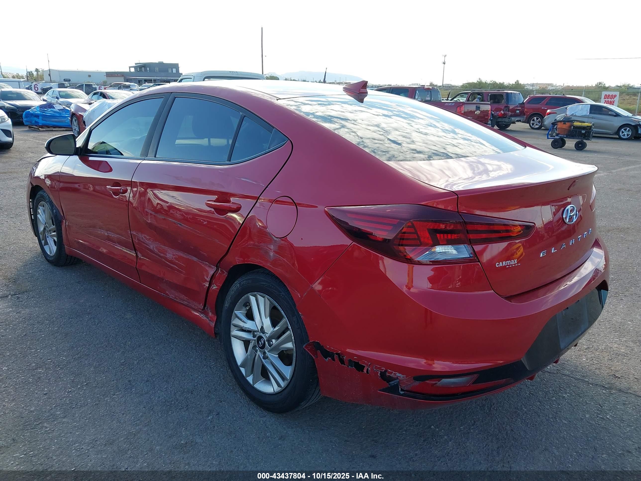 HYUNDAI ELANTRA image 3