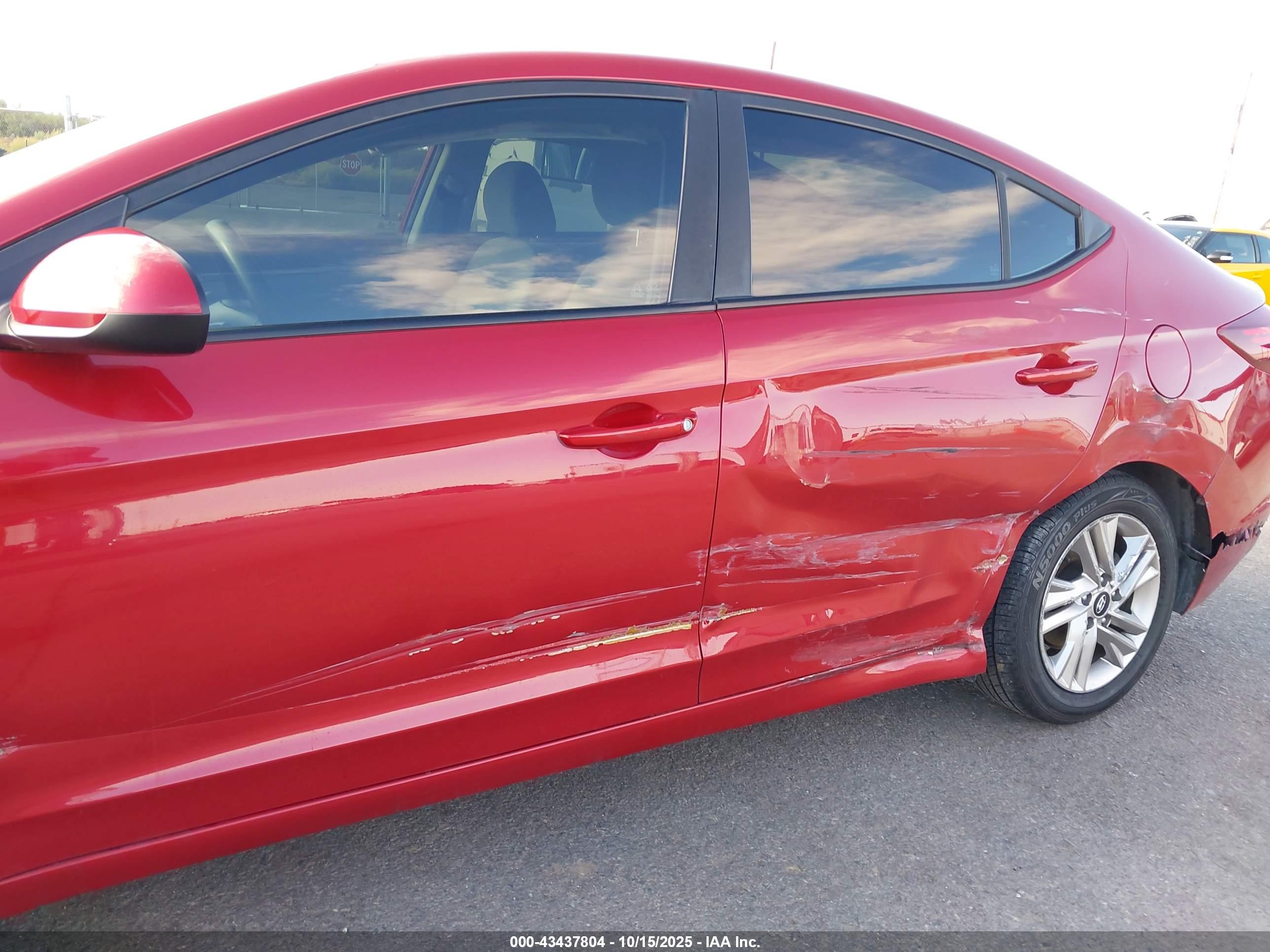 HYUNDAI ELANTRA image 6