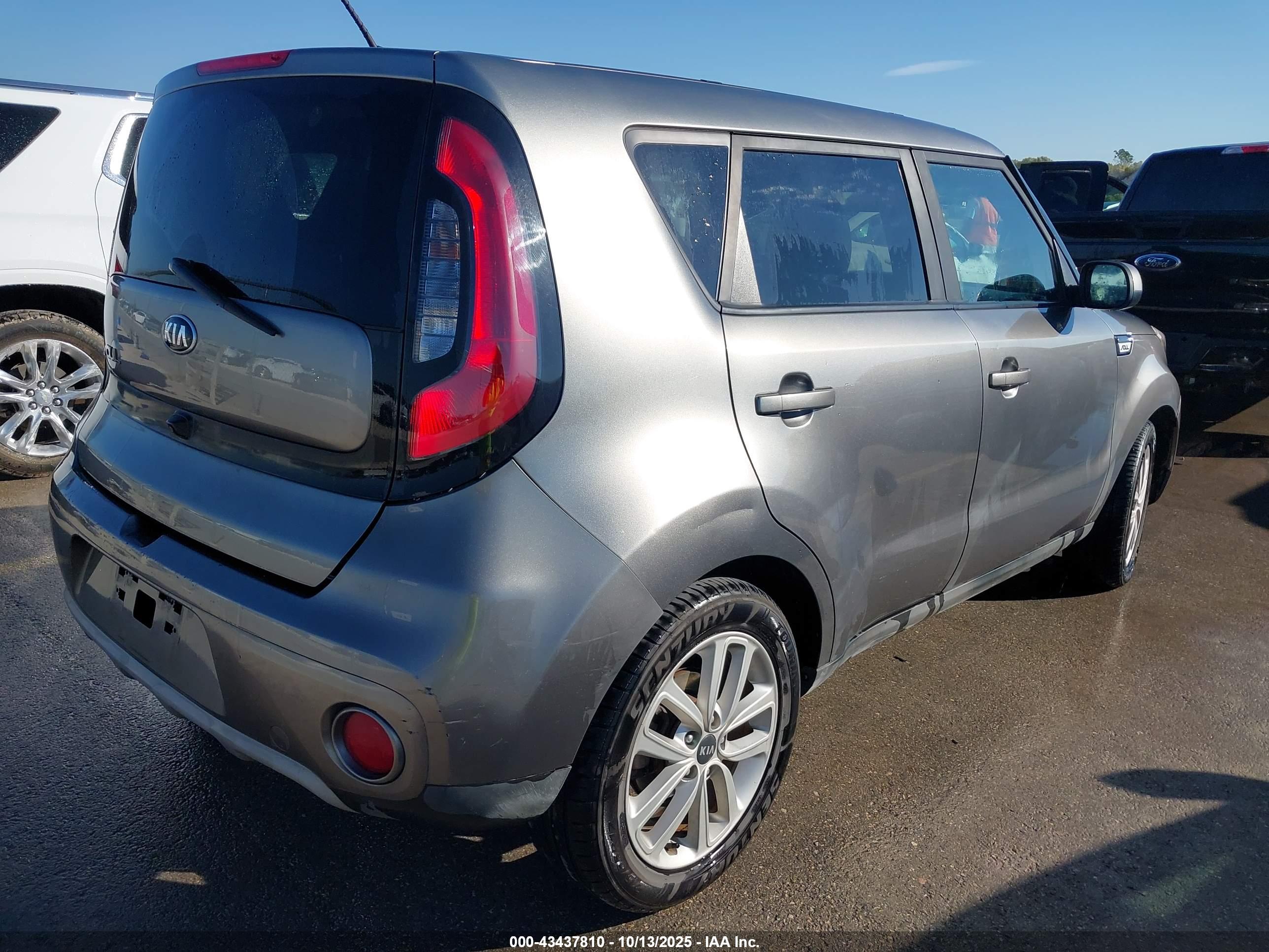KIA SOUL image 4