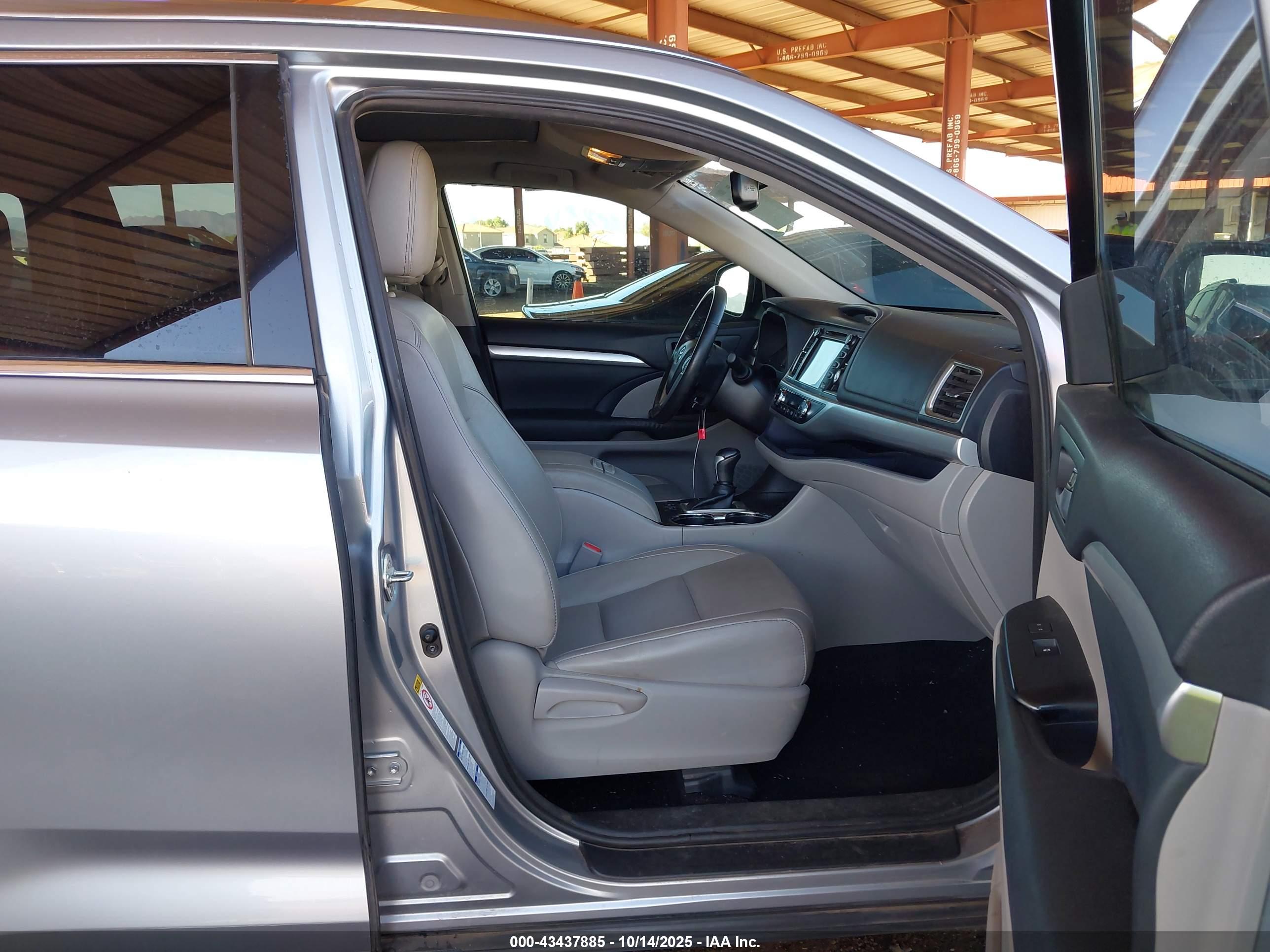 TOYOTA HIGHLANDER image 5
