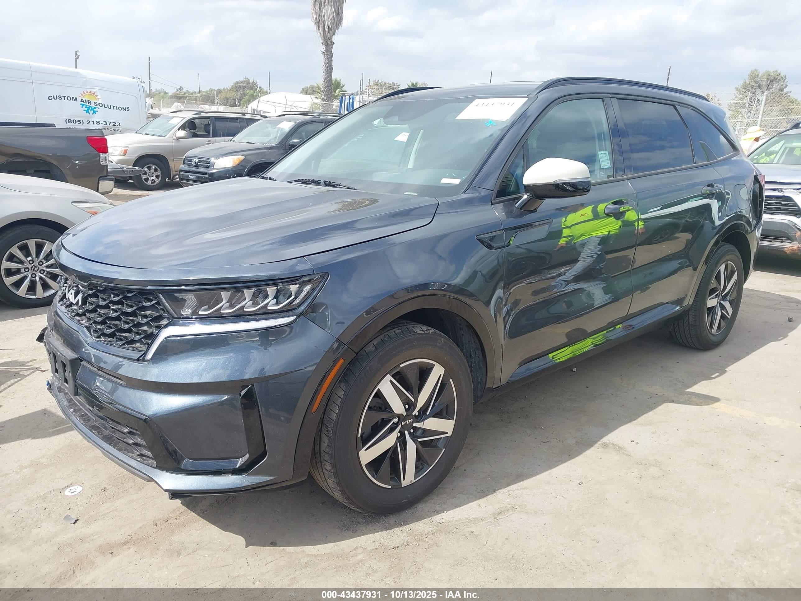 KIA SORENTO image 2