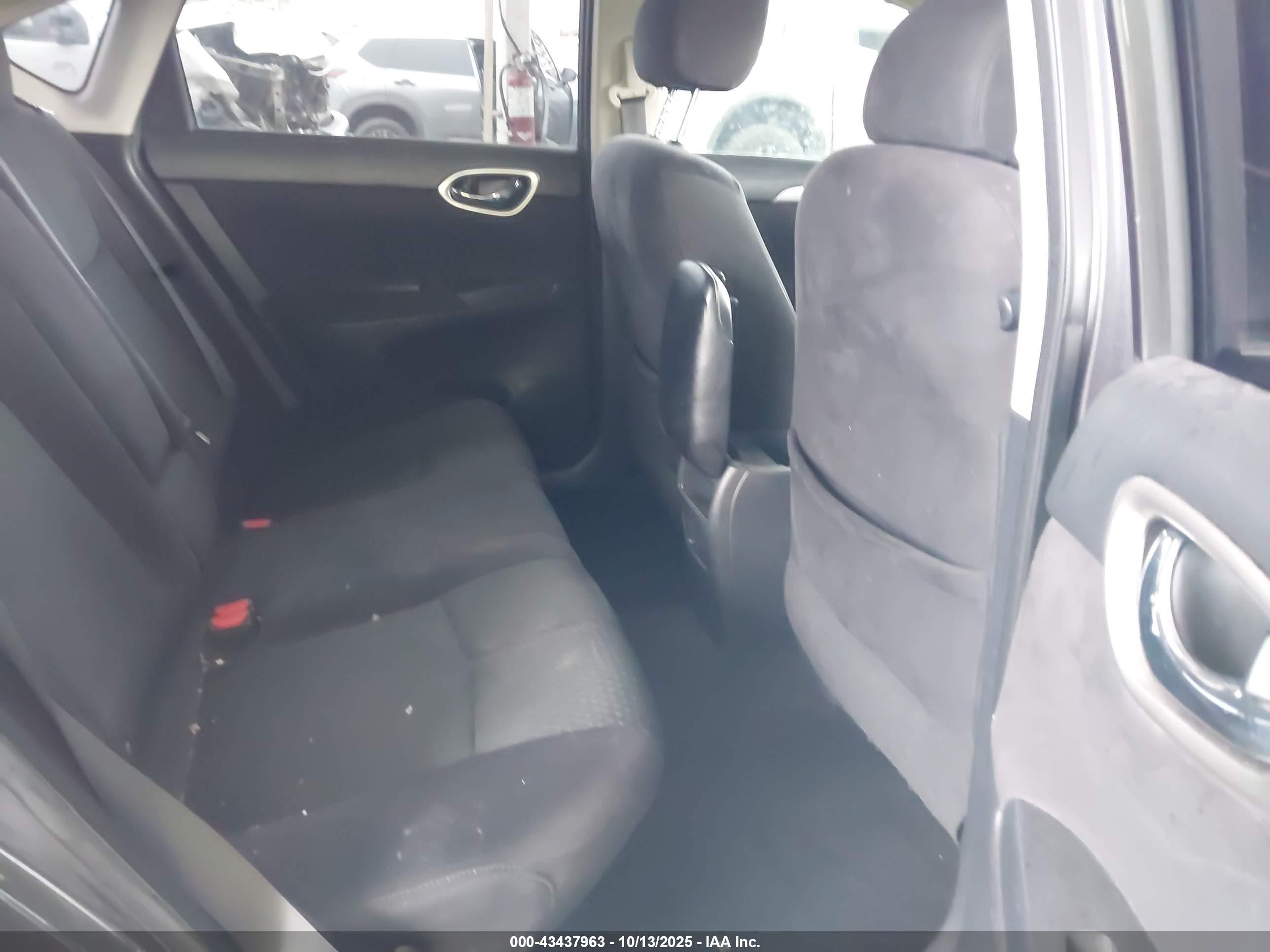 NISSAN SENTRA image 8