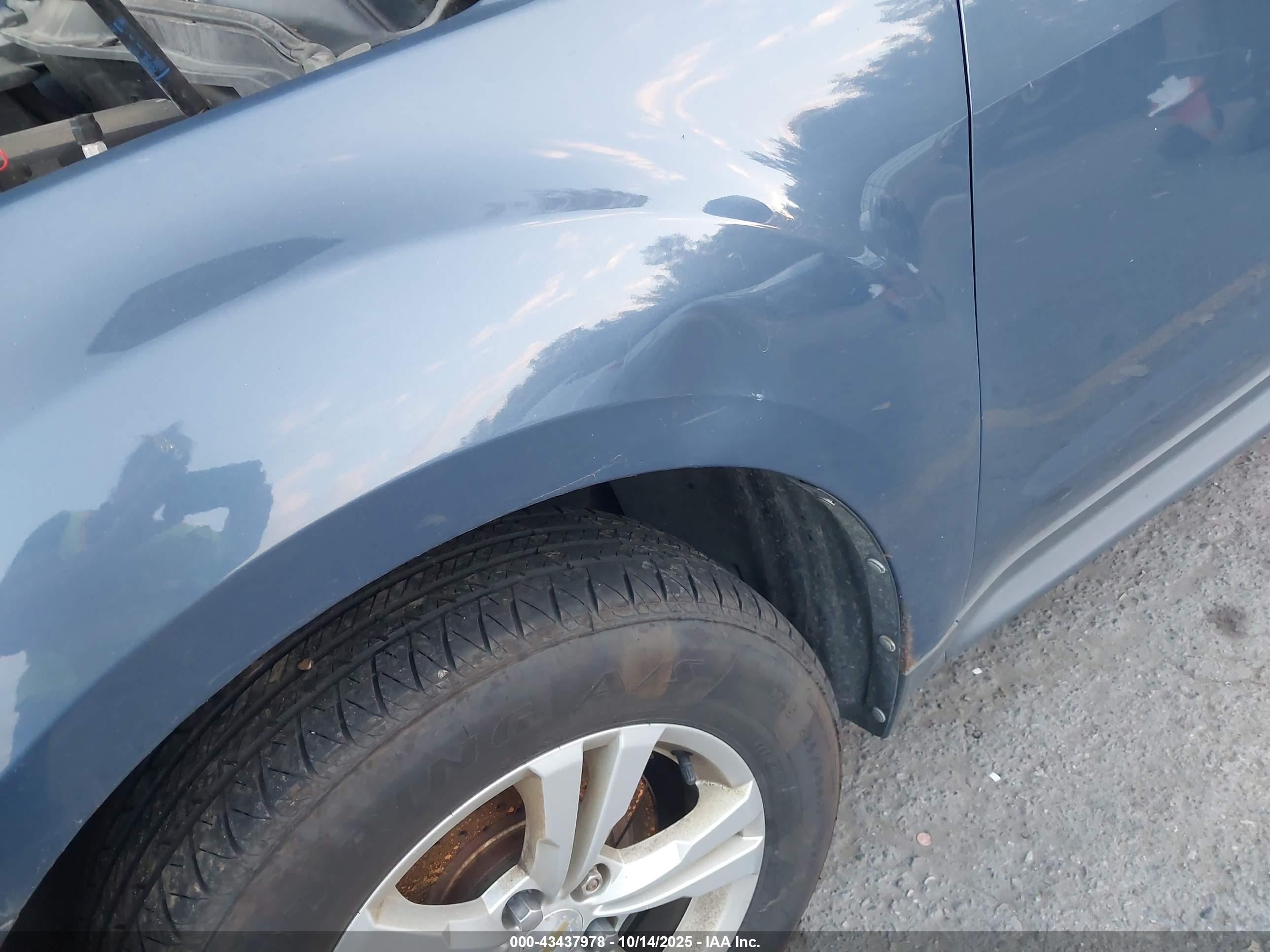 CHEVROLET EQUINOX image 6