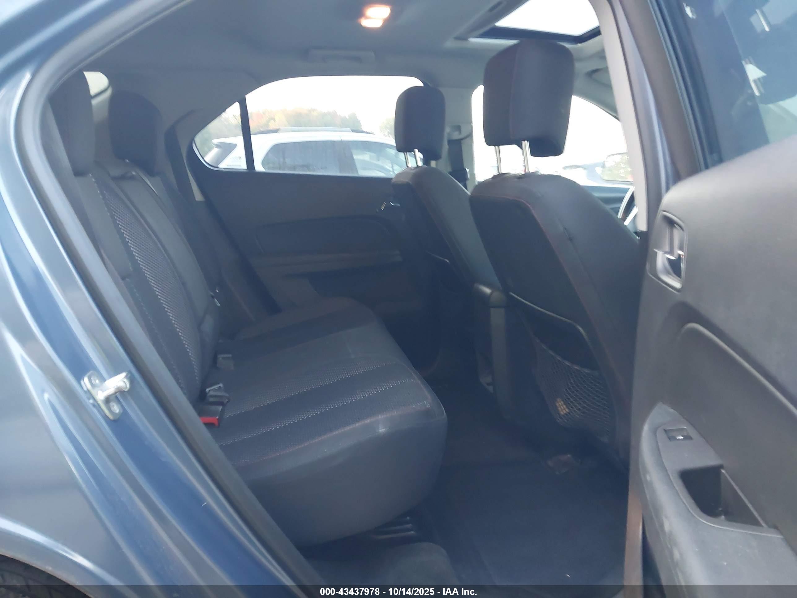 CHEVROLET EQUINOX image 8