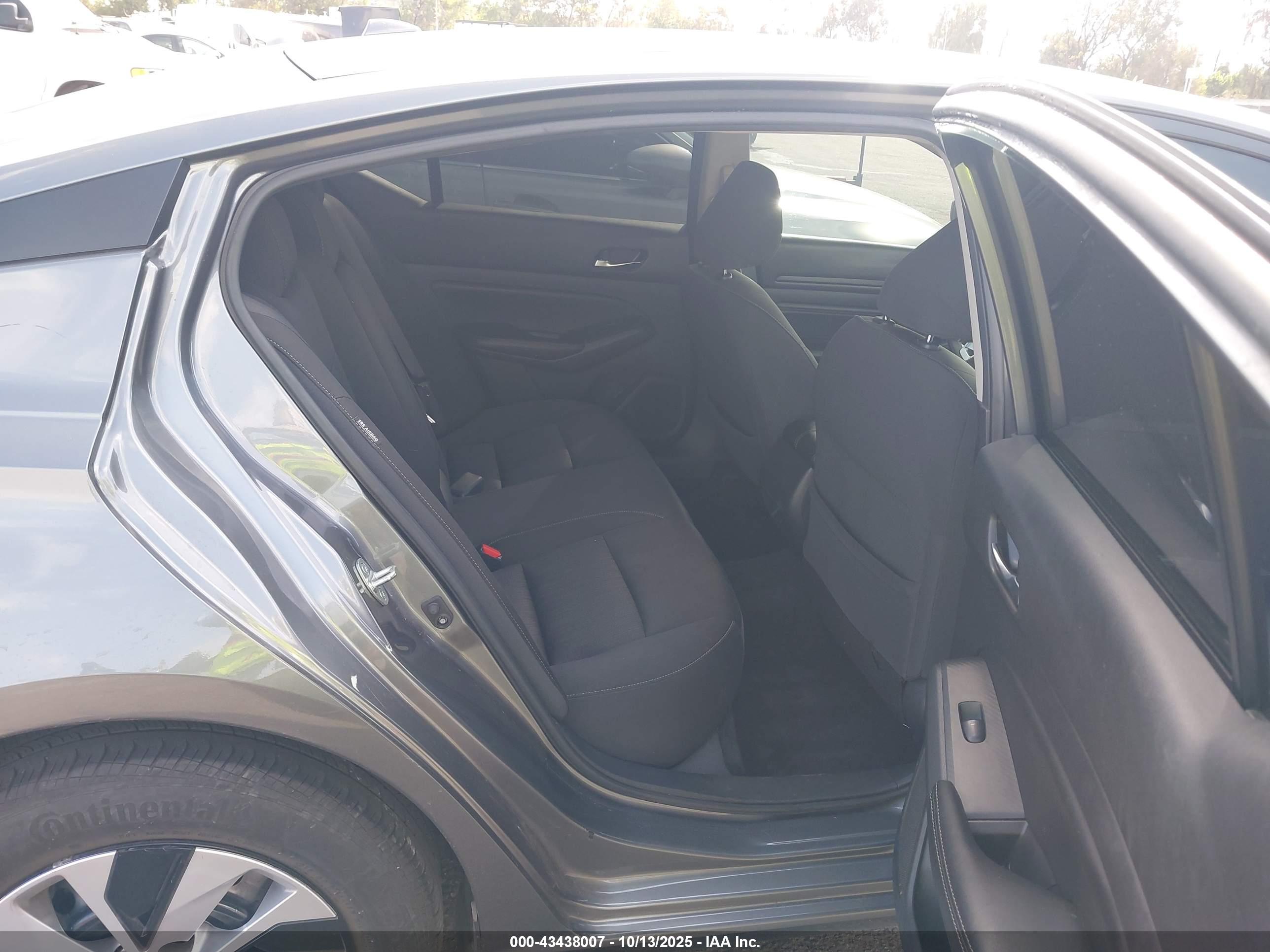 NISSAN ALTIMA image 8