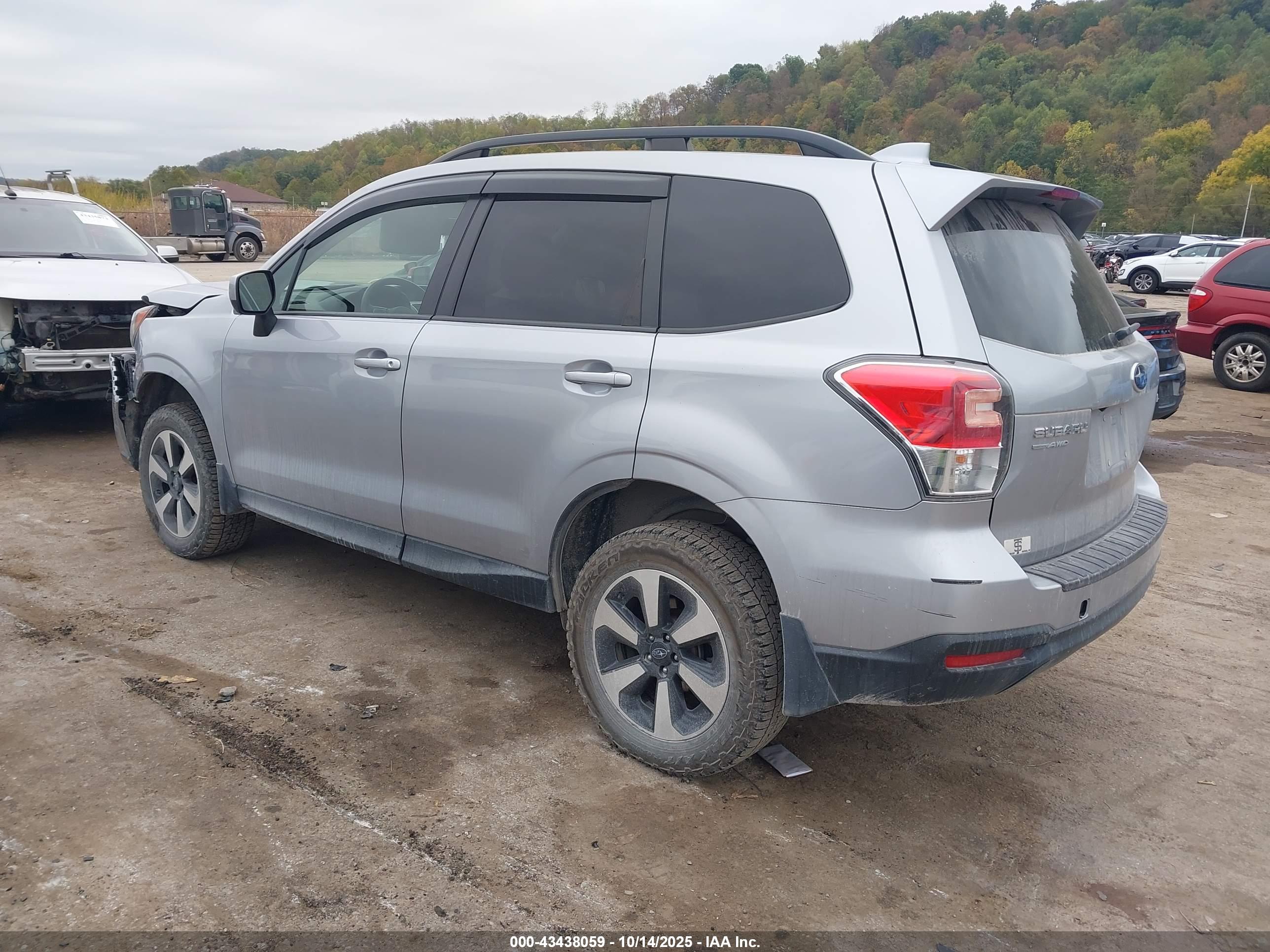SUBARU FORESTER image 3