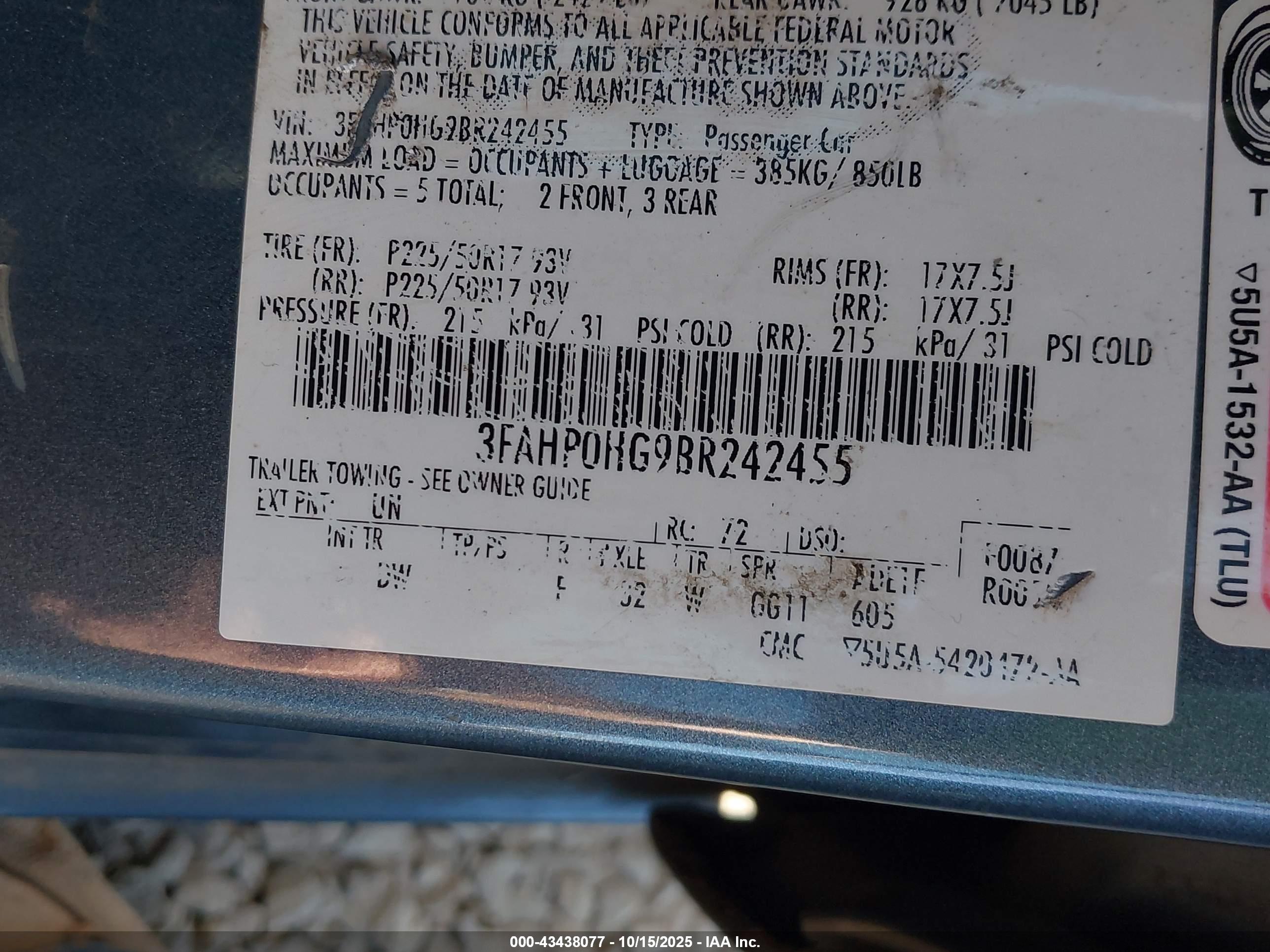 FORD FUSION image 9