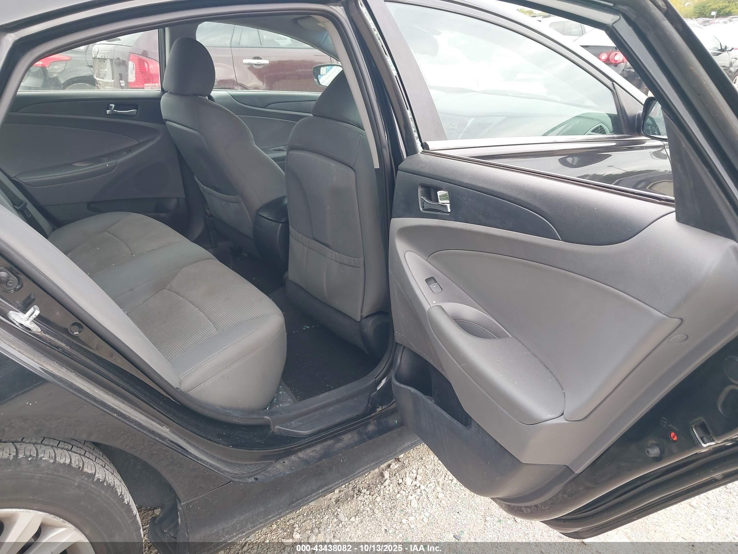 HYUNDAI SONATA image 8