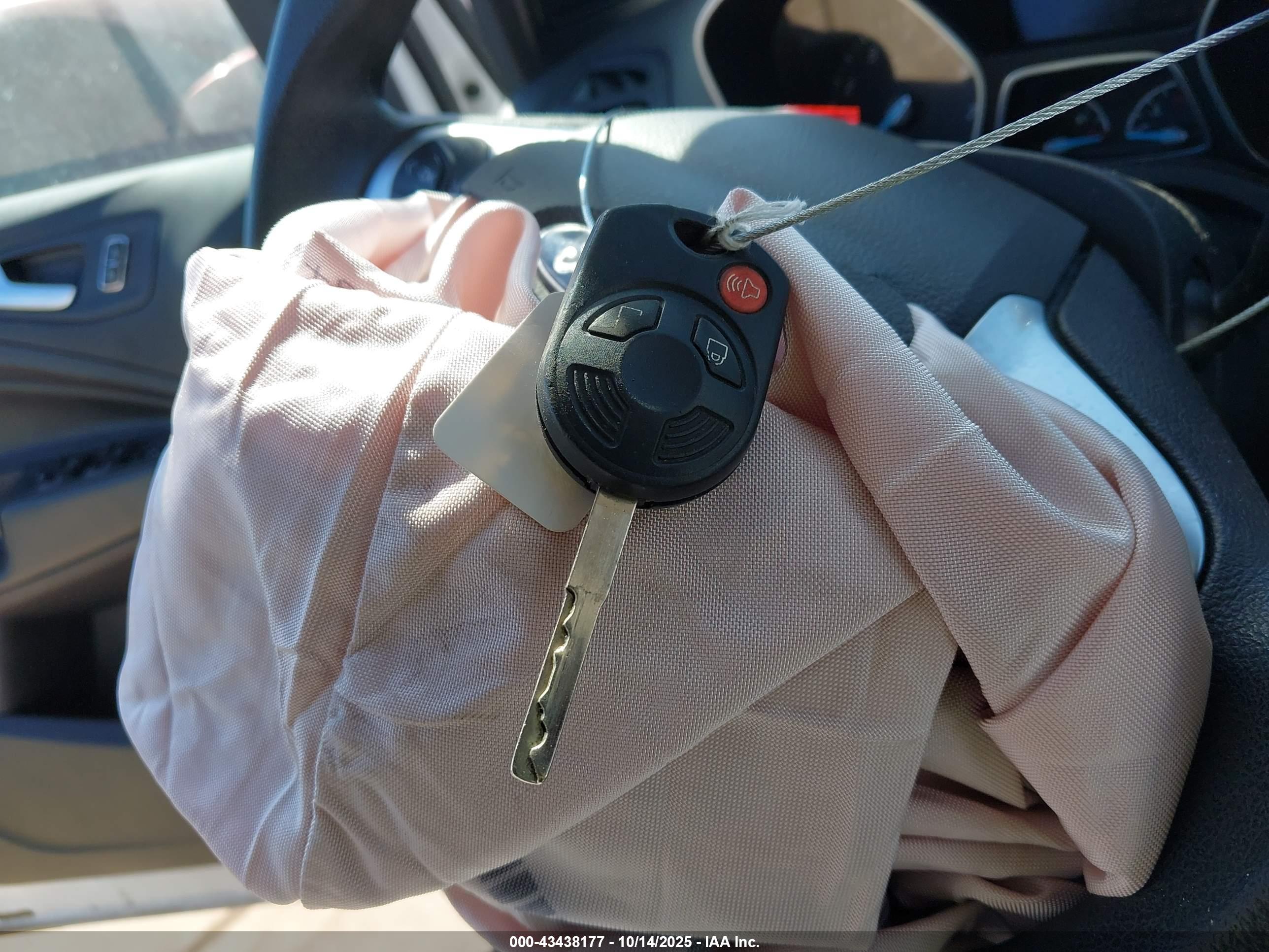 FORD ESCAPE image 11