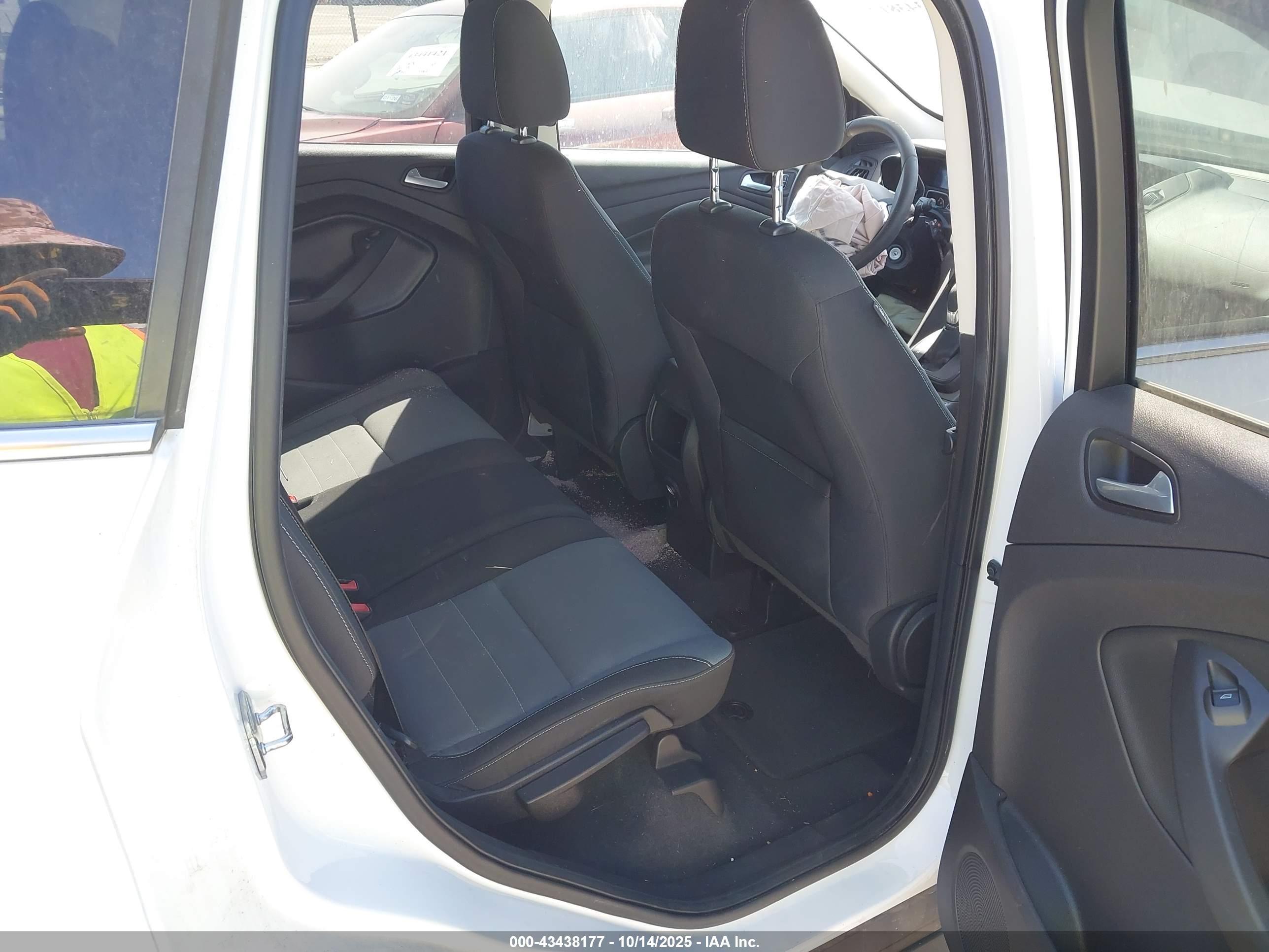 FORD ESCAPE image 8