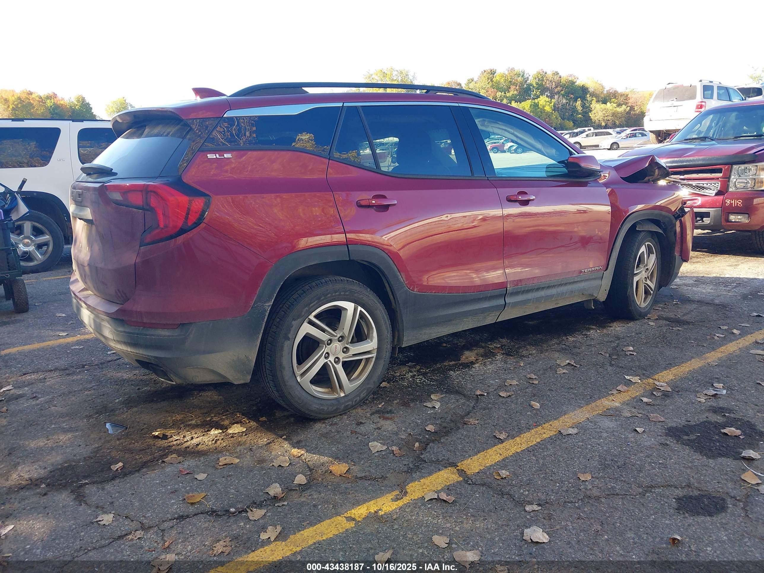 GMC TERRAIN image 4