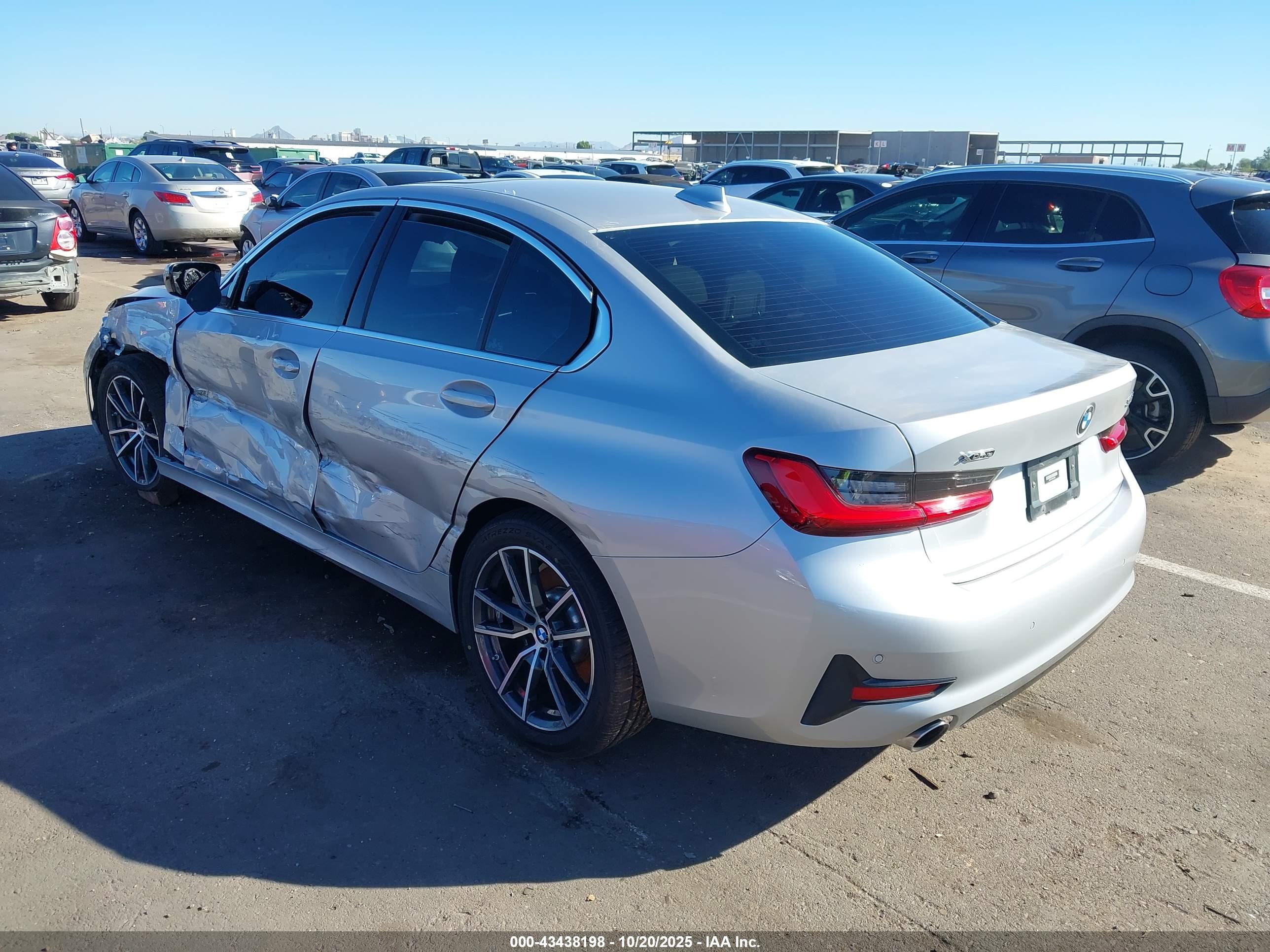 BMW 330I image 3