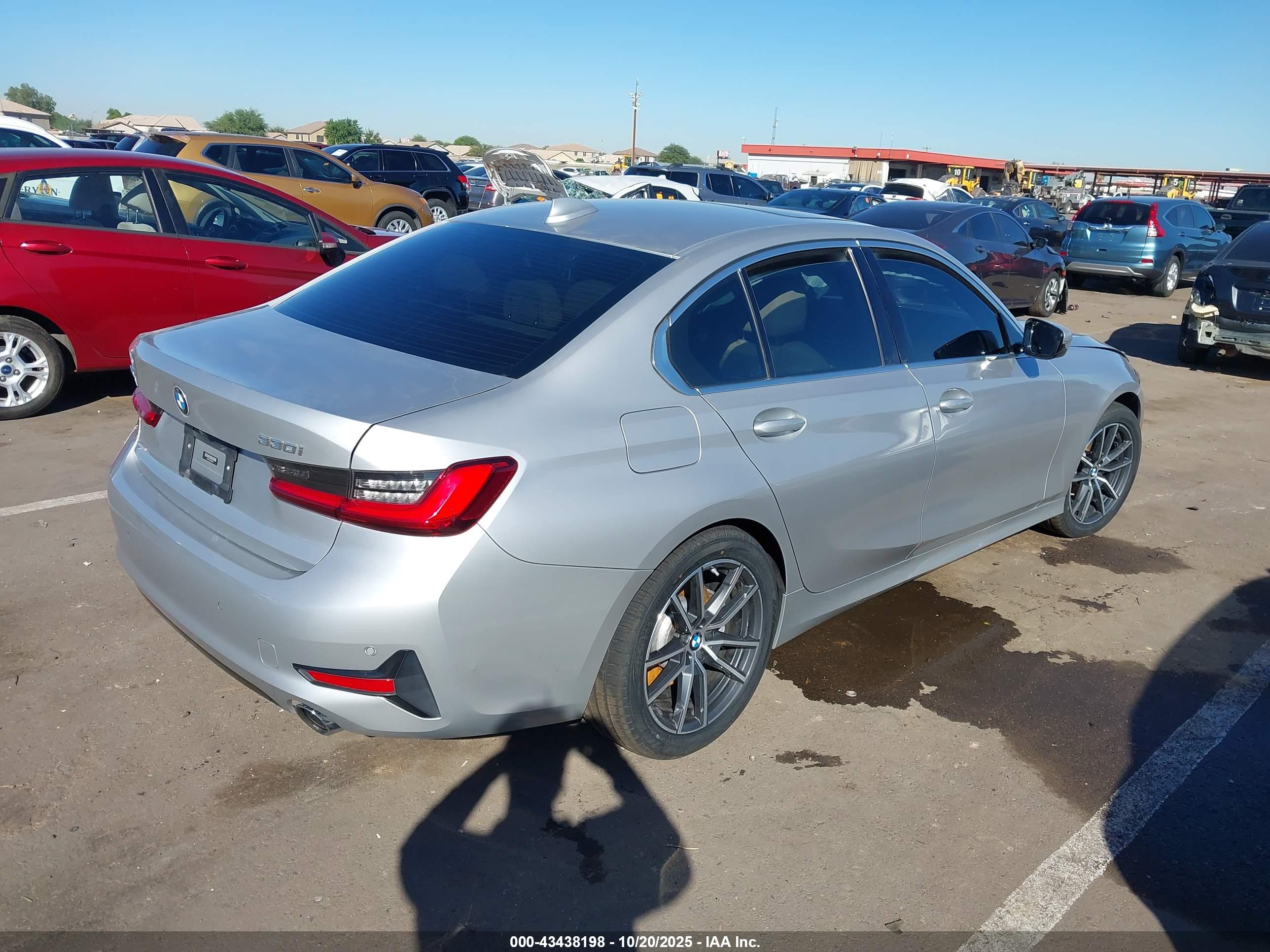 BMW 330I image 4