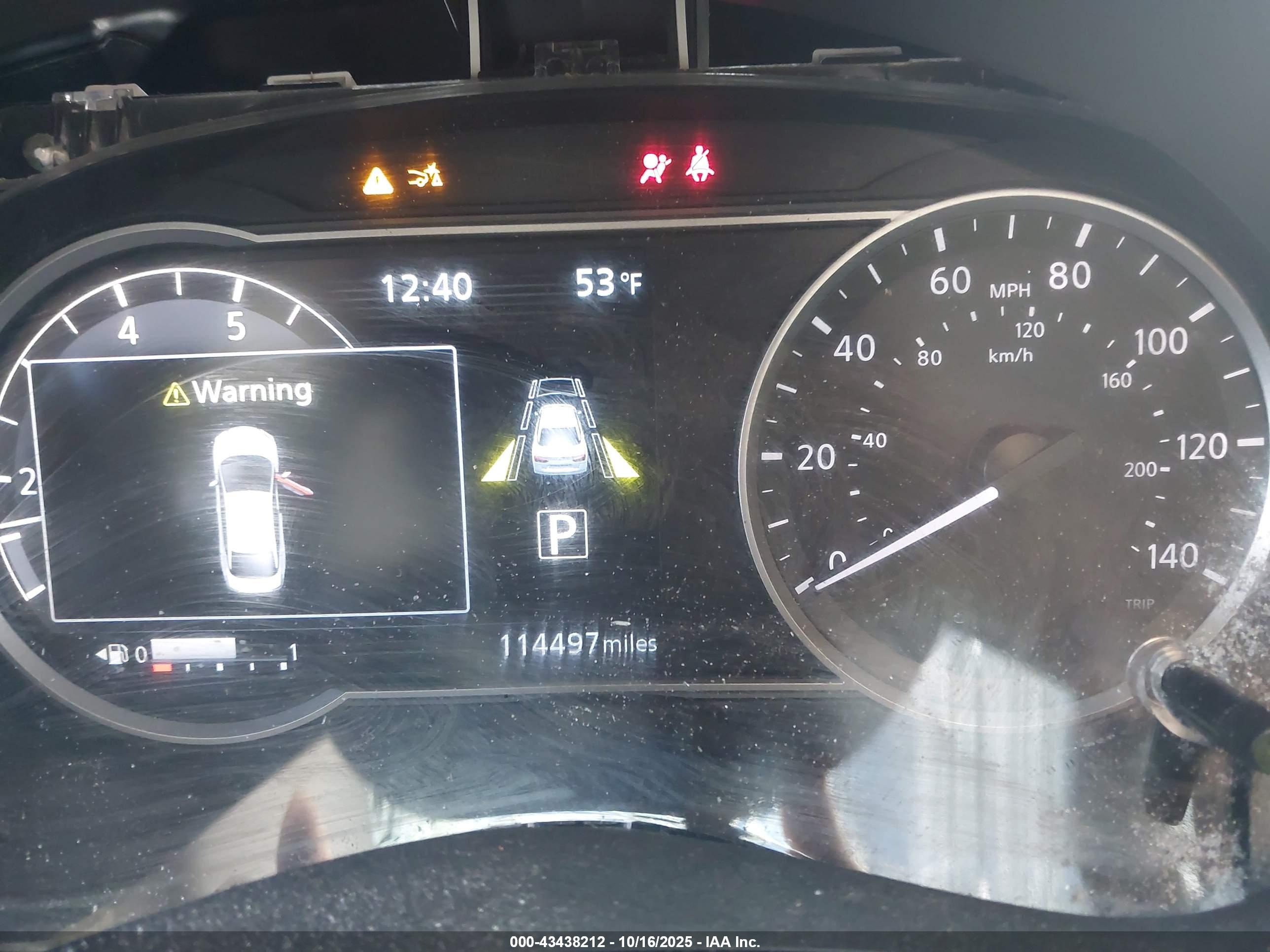 NISSAN VERSA image 7