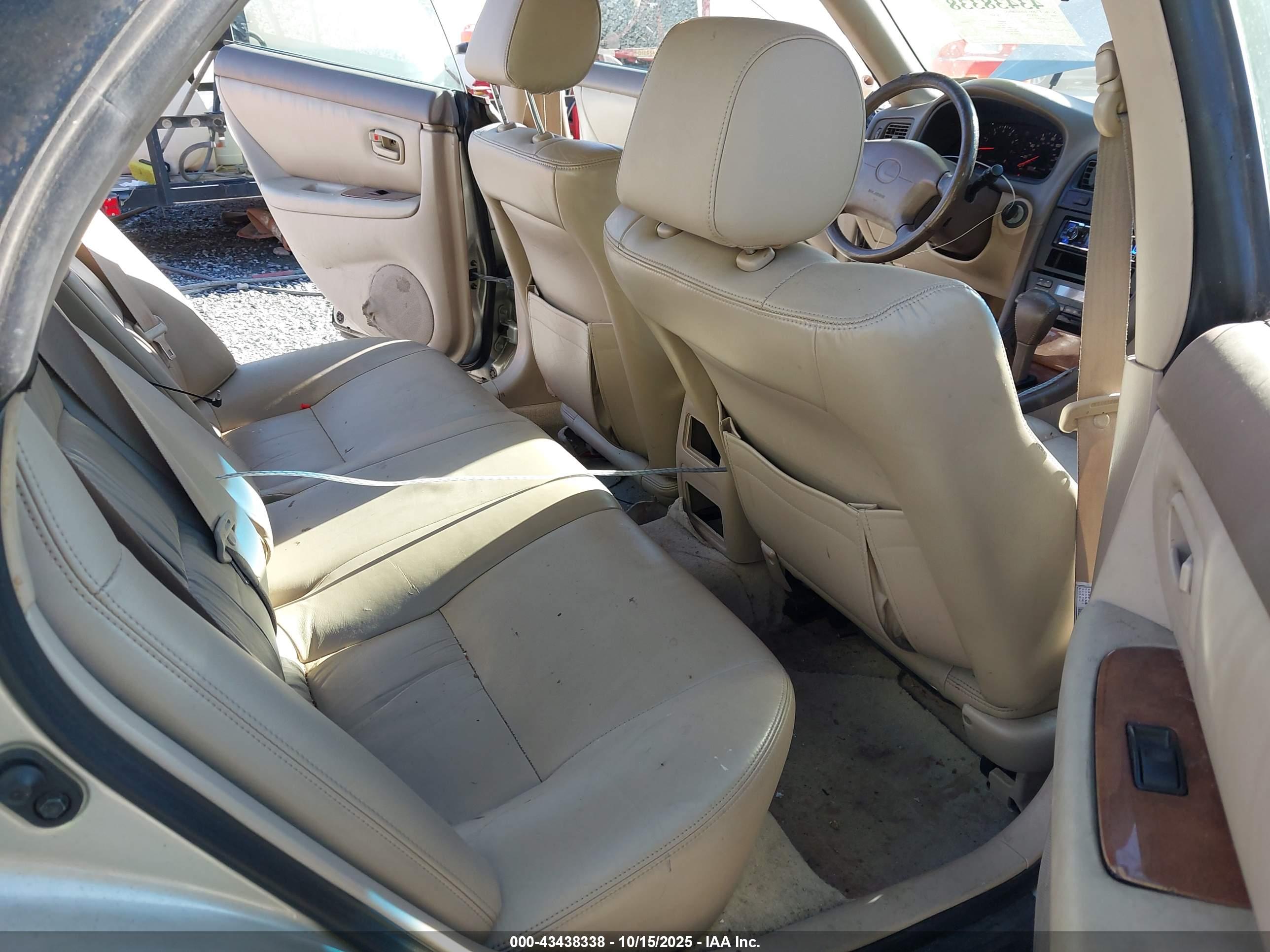 LEXUS ES image 8