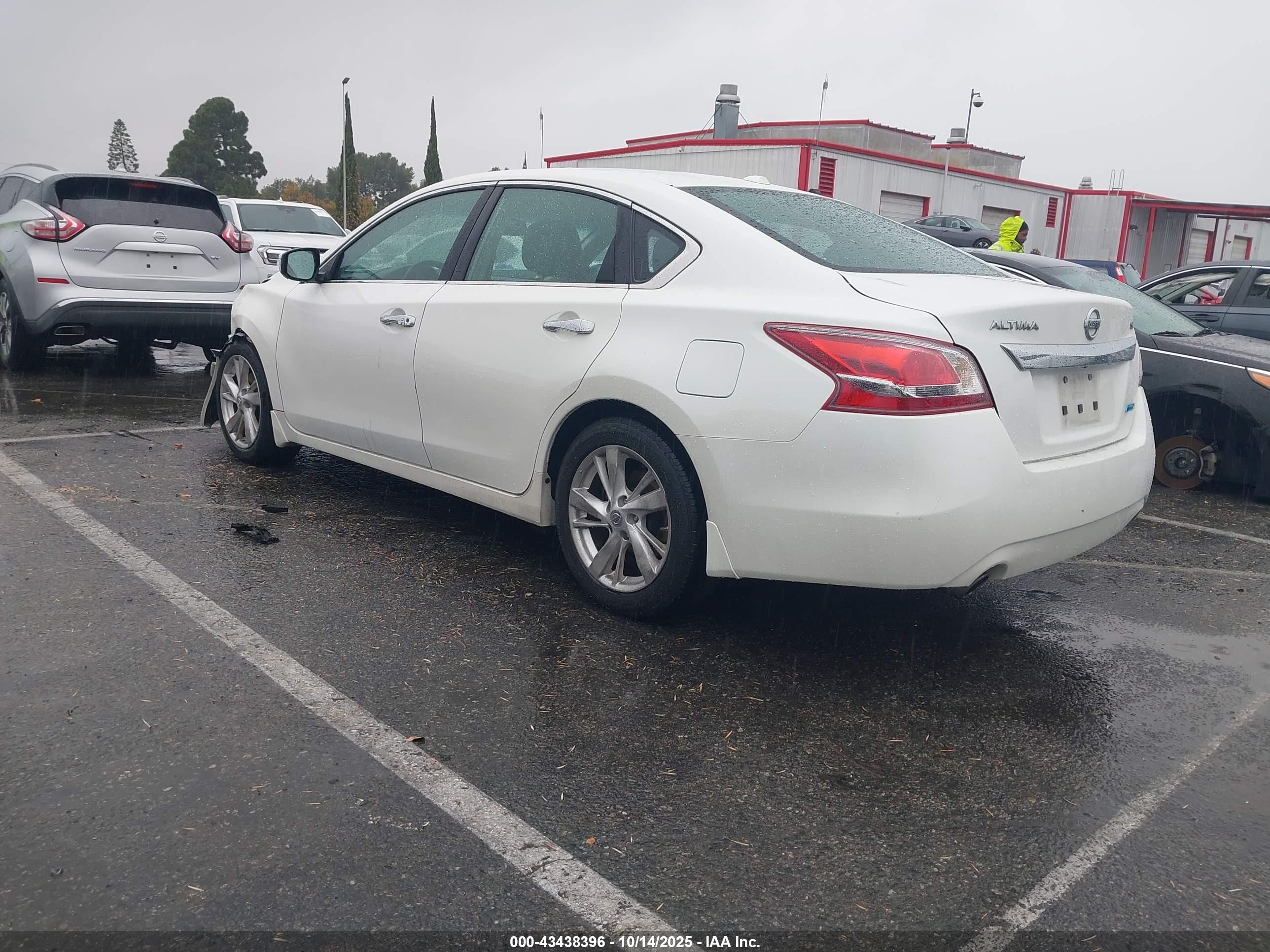 NISSAN ALTIMA image 3