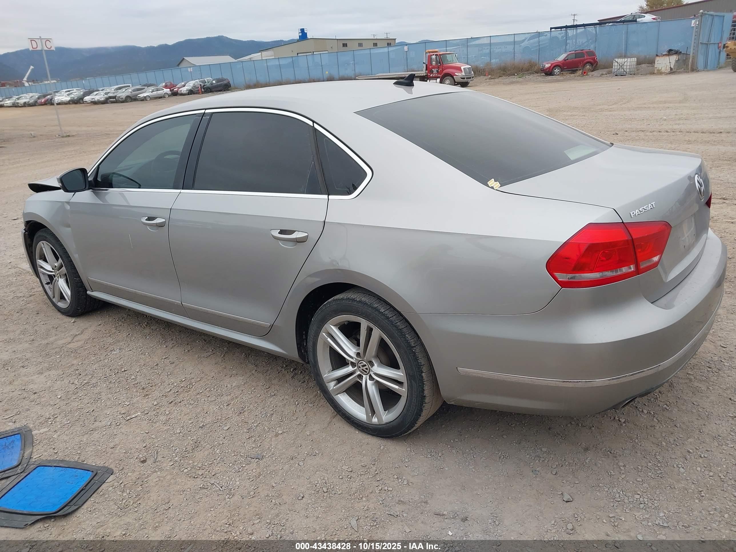VOLKSWAGEN PASSAT image 3