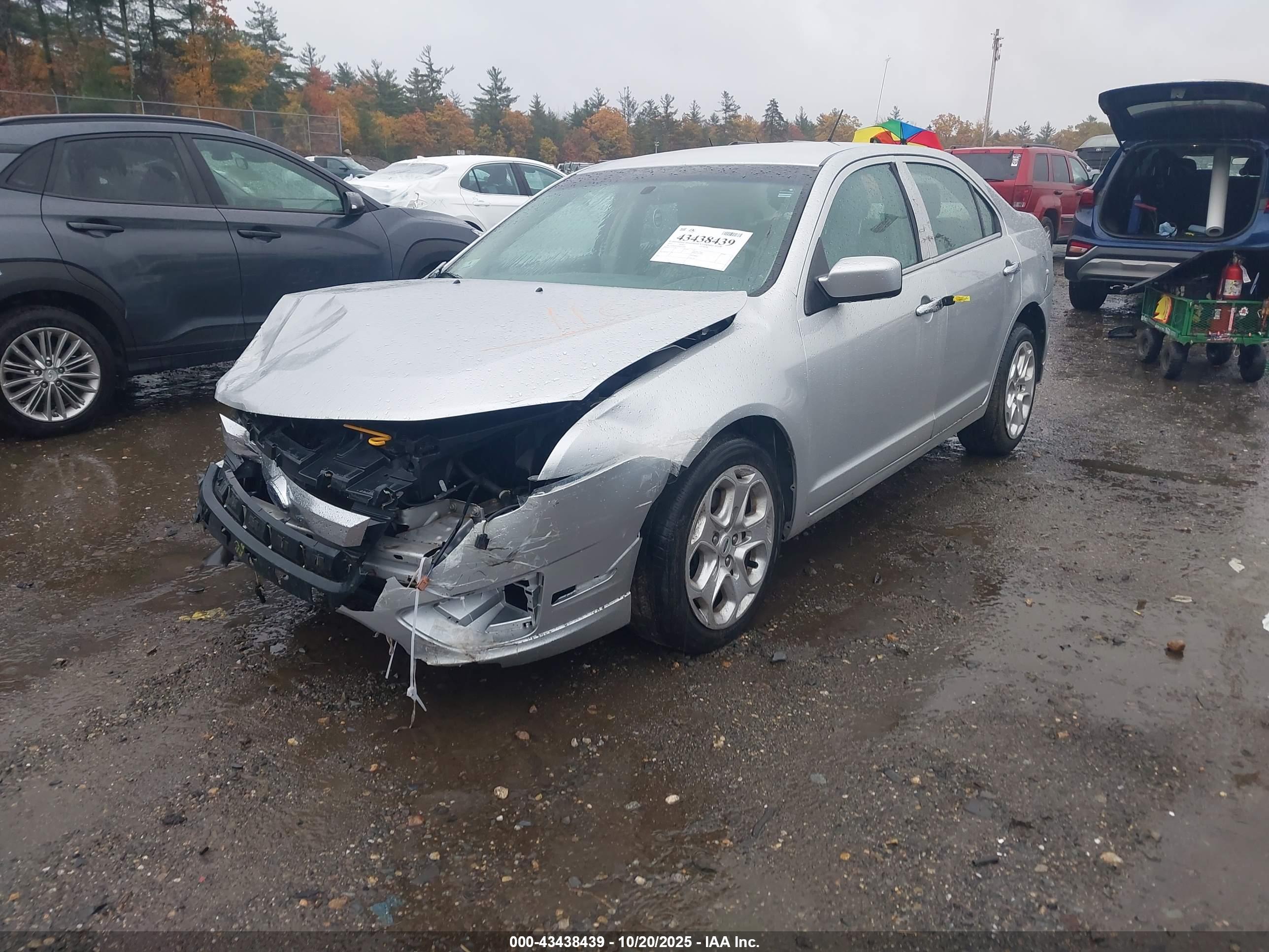FORD FUSION image 2