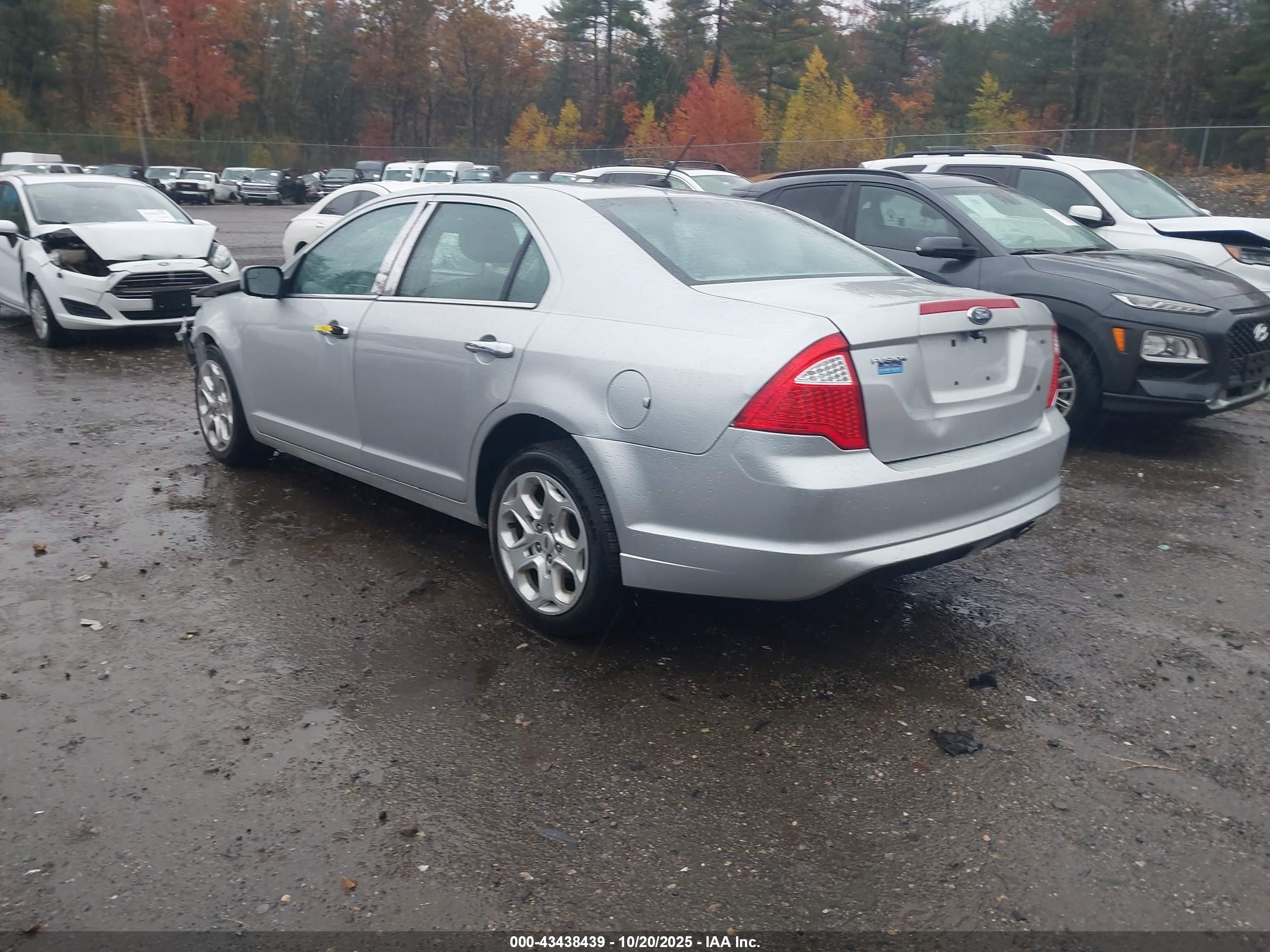 FORD FUSION image 3
