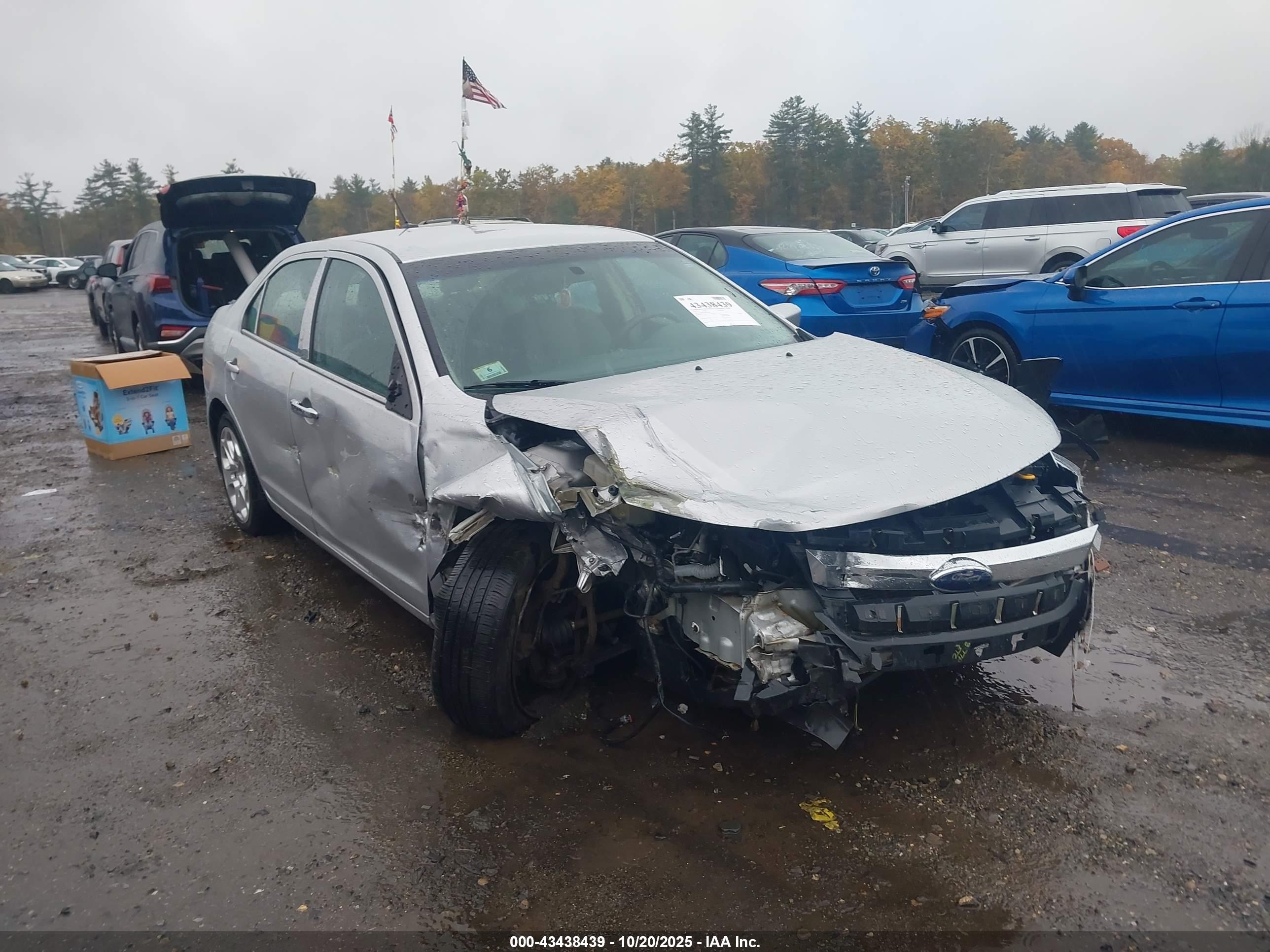 FORD FUSION image 6