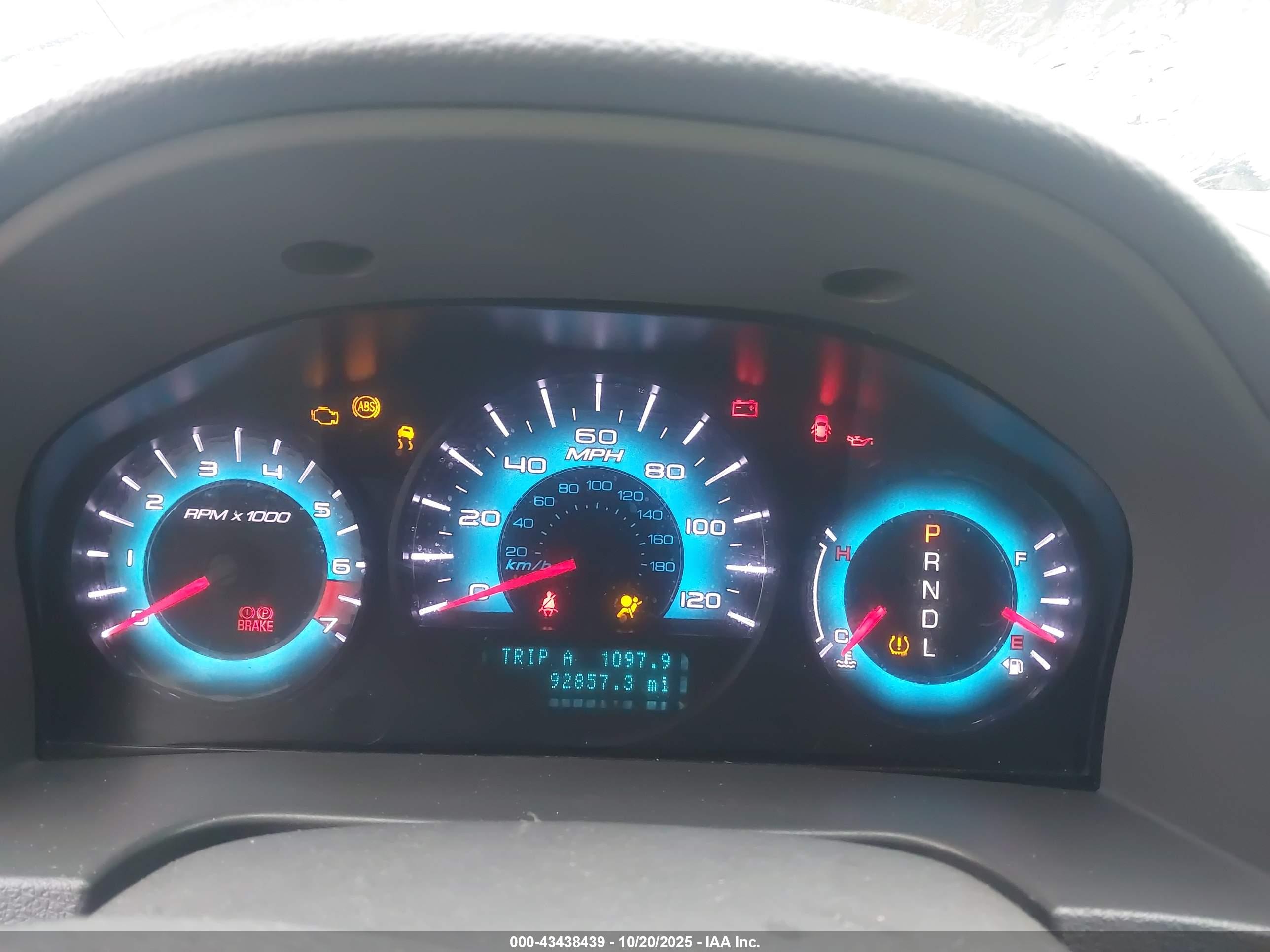 FORD FUSION image 7