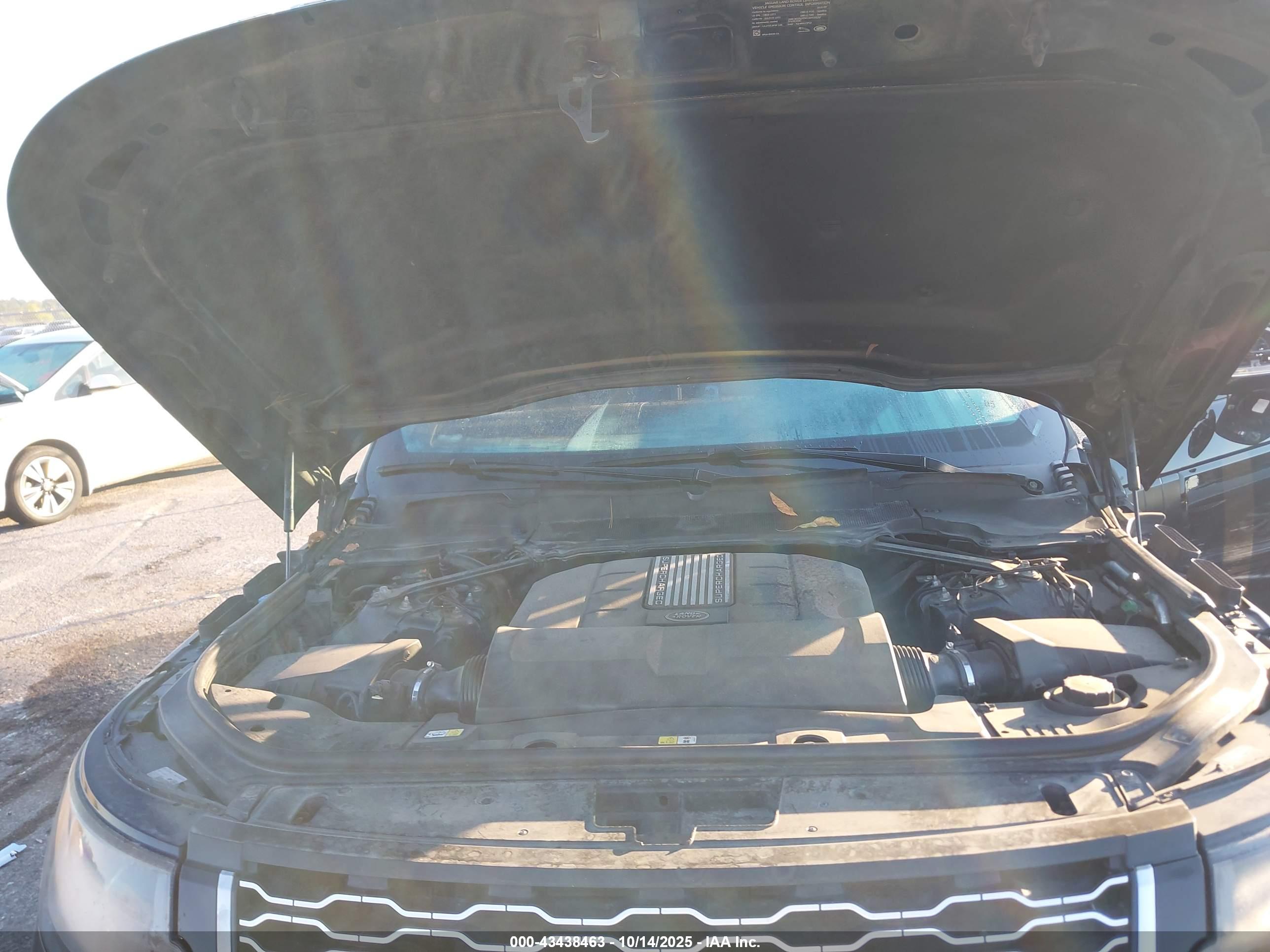 LAND ROVER image 10