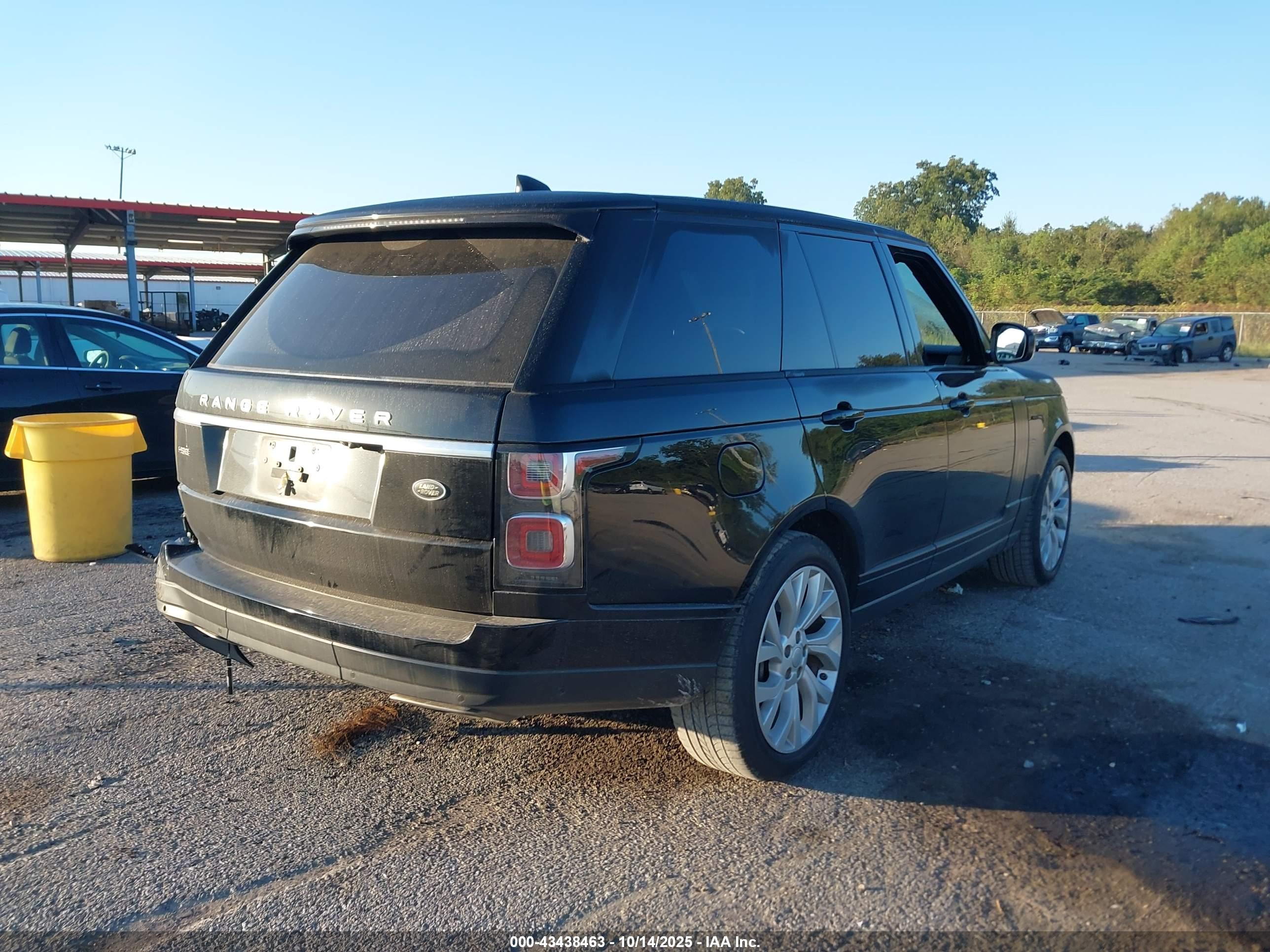 LAND ROVER image 4