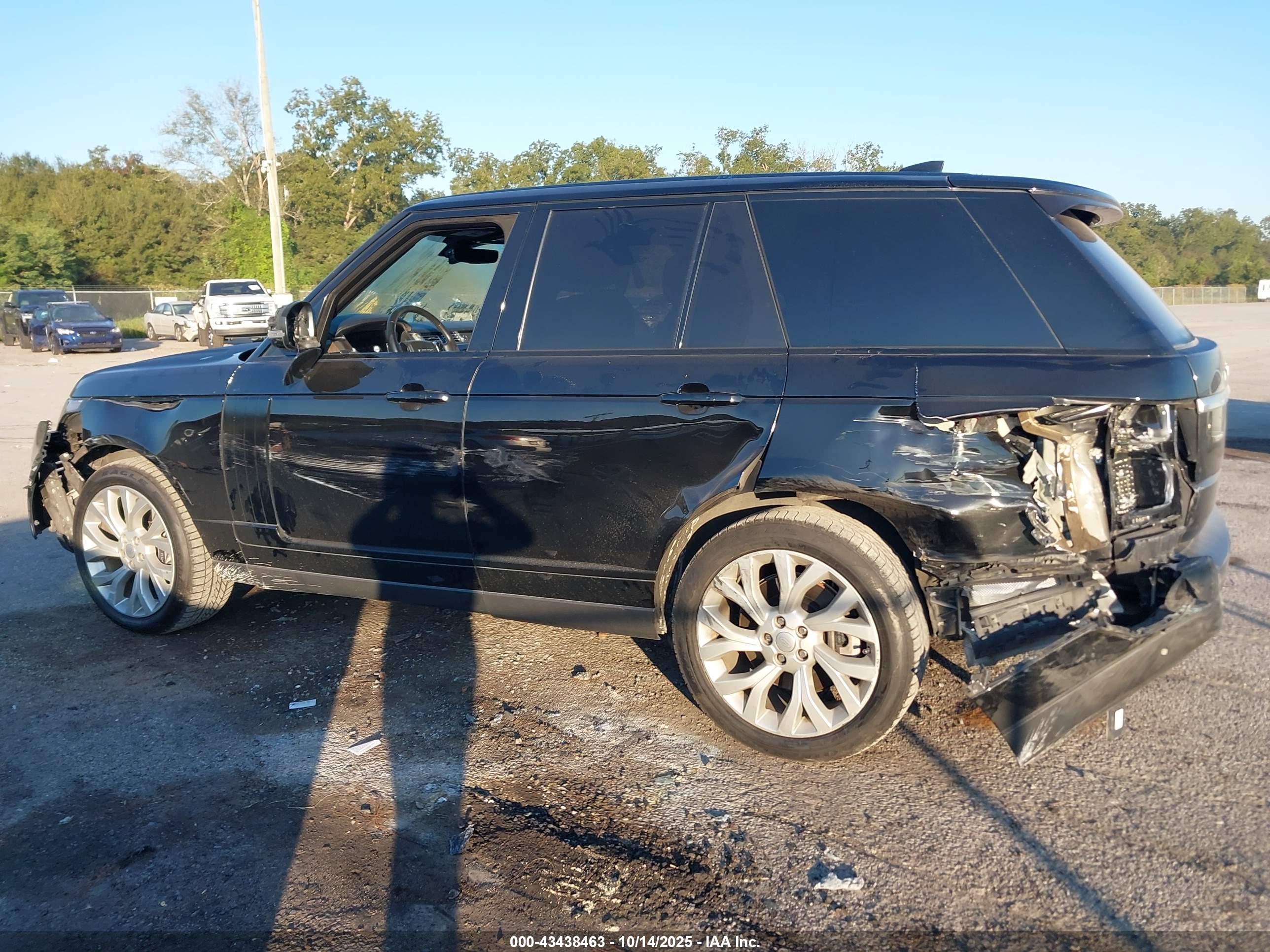 LAND ROVER image 6