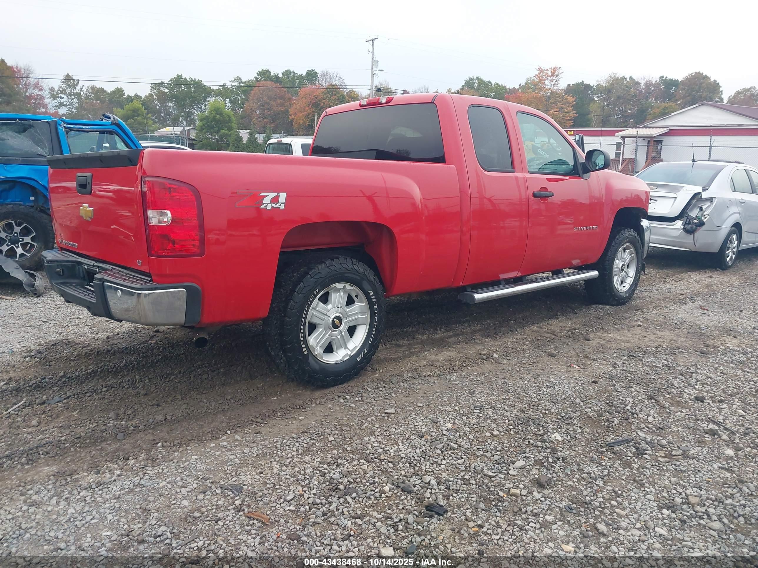 CHEVROLET SILVERADO image 4