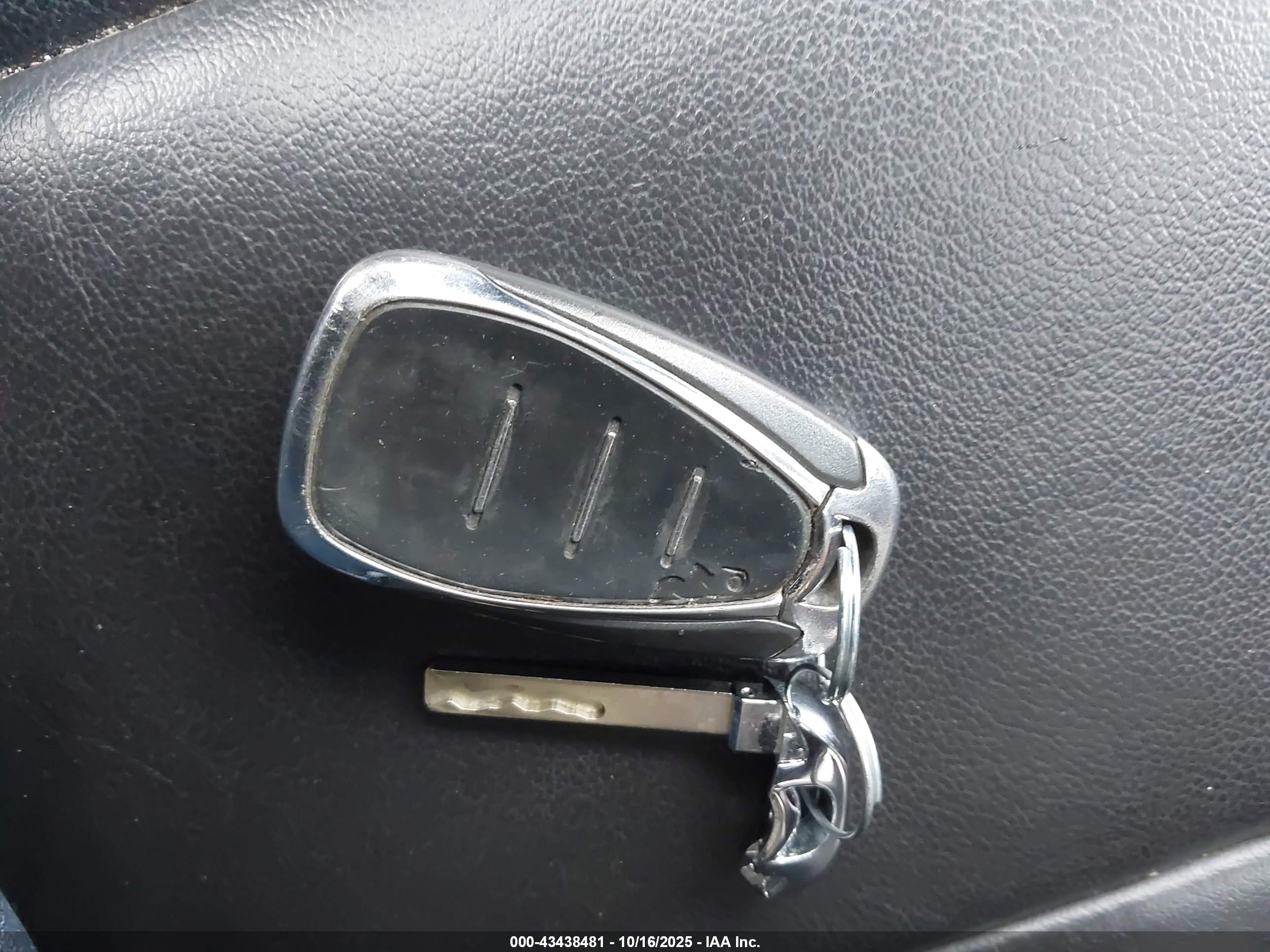 CHEVROLET TRAVERSE image 11