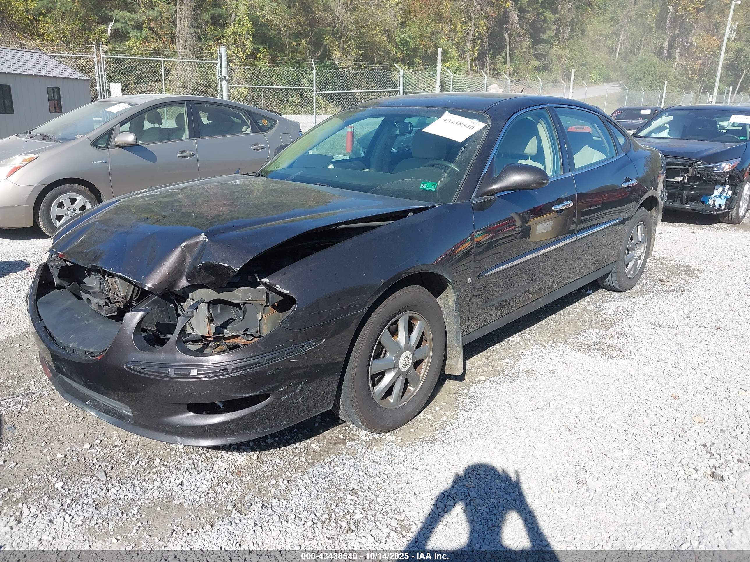 BUICK LACROSSE image 2