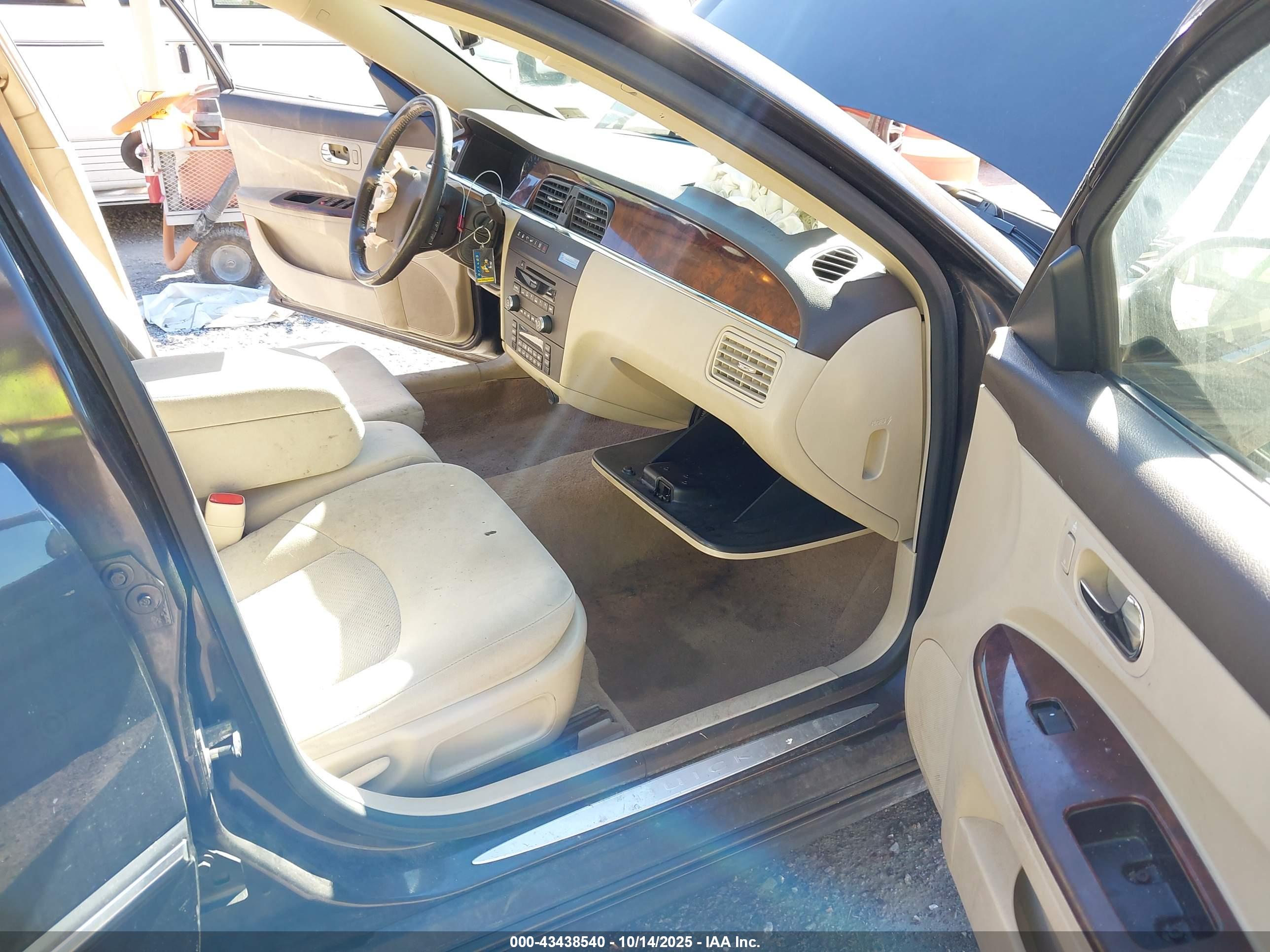 BUICK LACROSSE image 5
