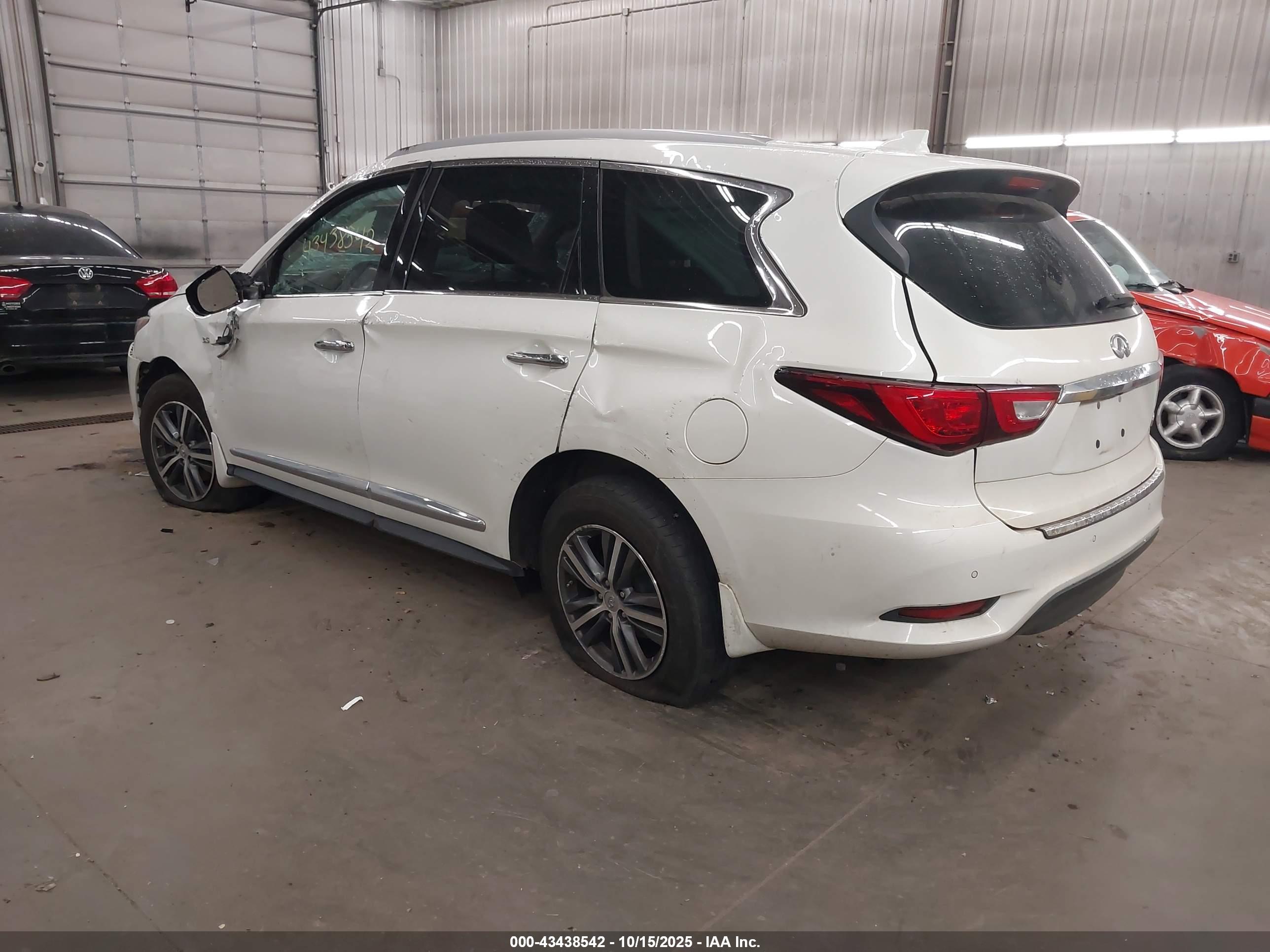 INFINITI QX60 image 3