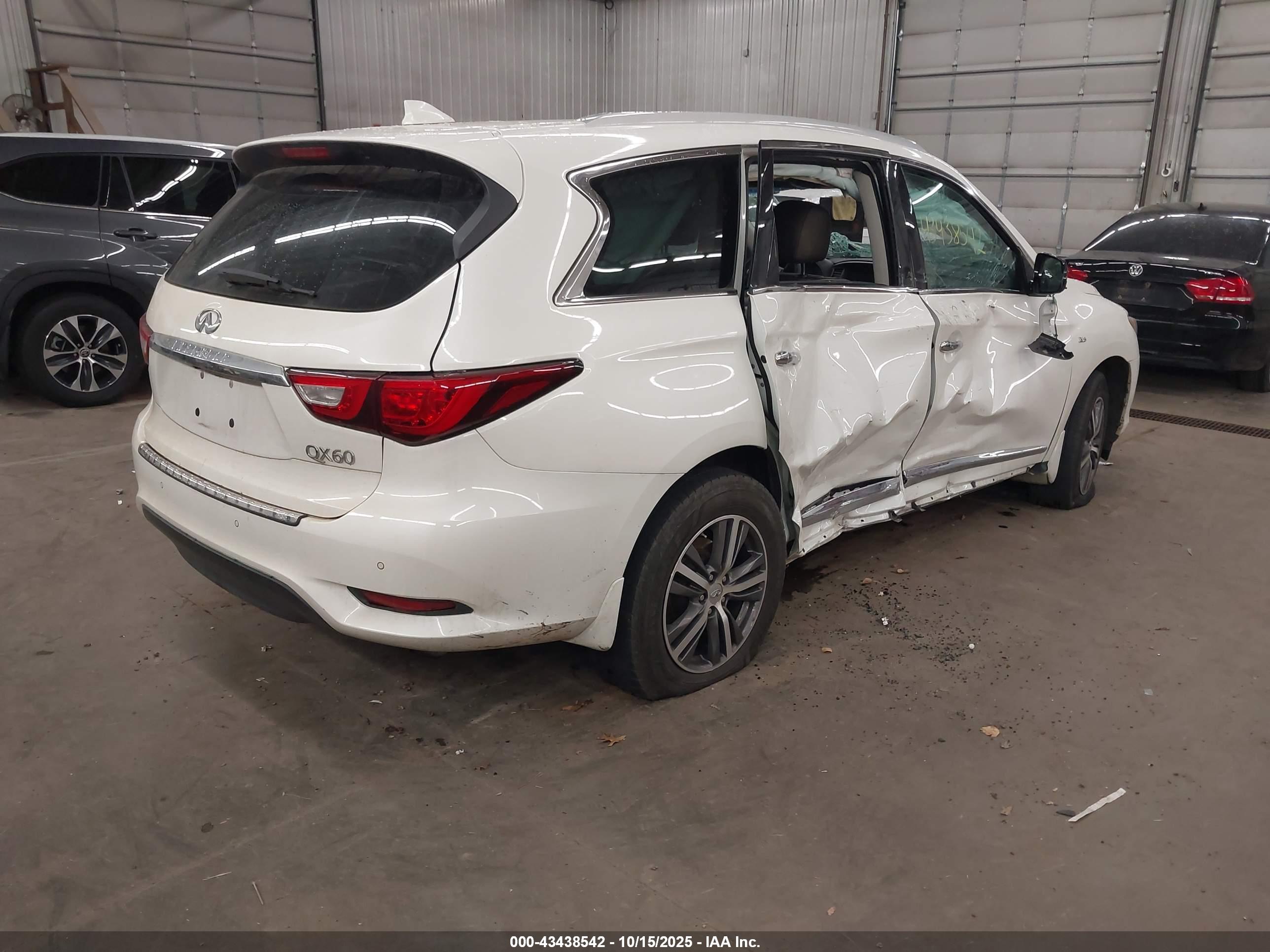 INFINITI QX60 image 4