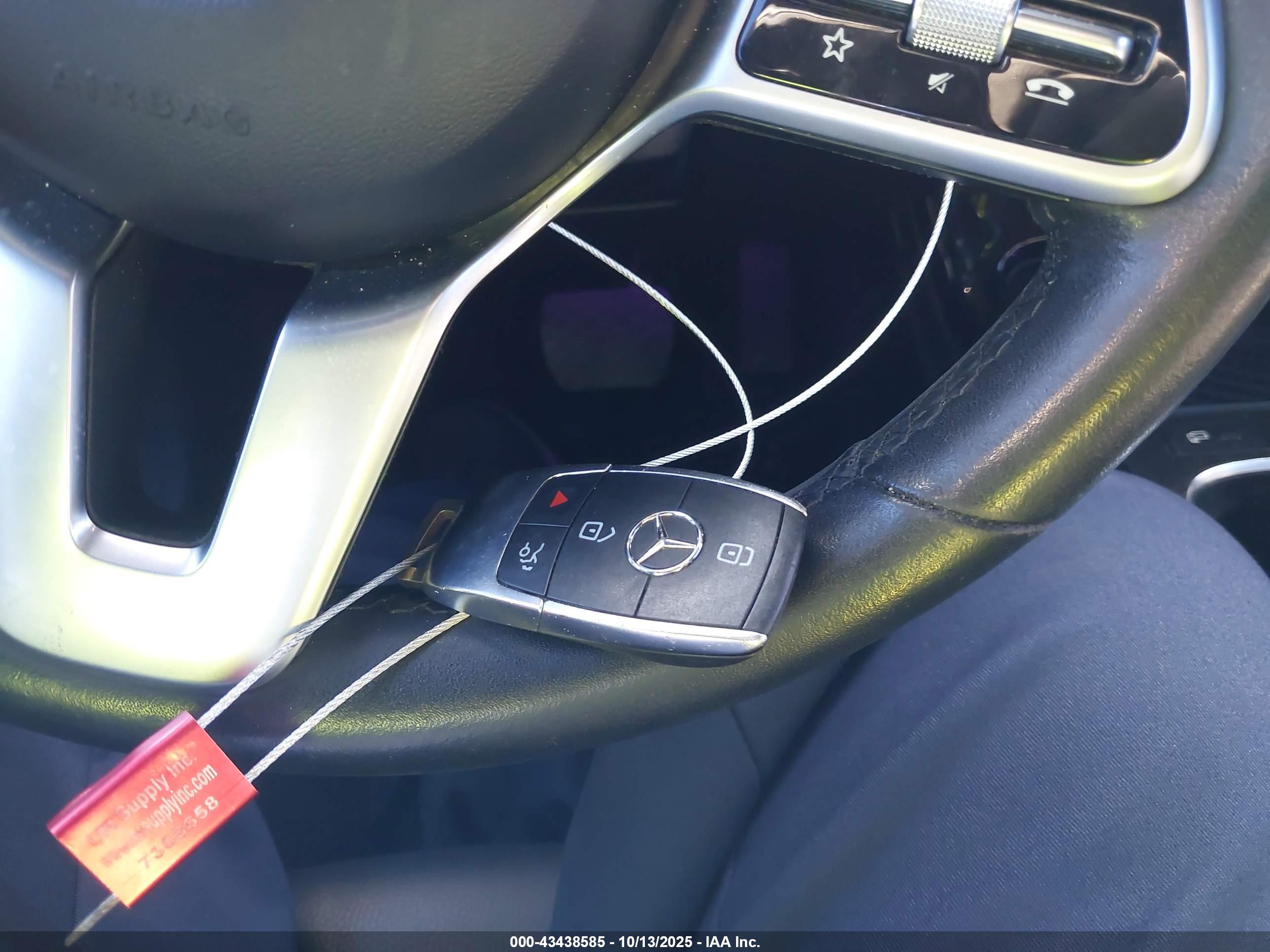 MERCEDES-BENZ A image 11