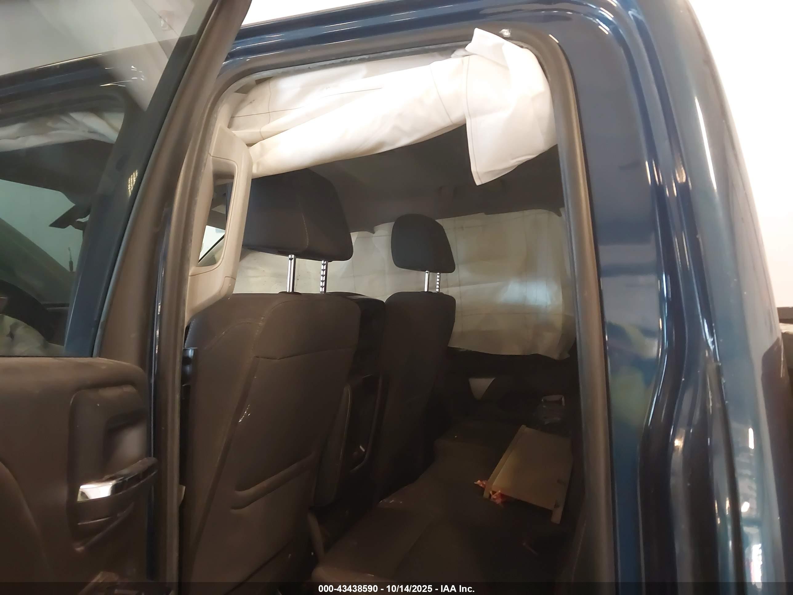 CHEVROLET SILVERADO image 8