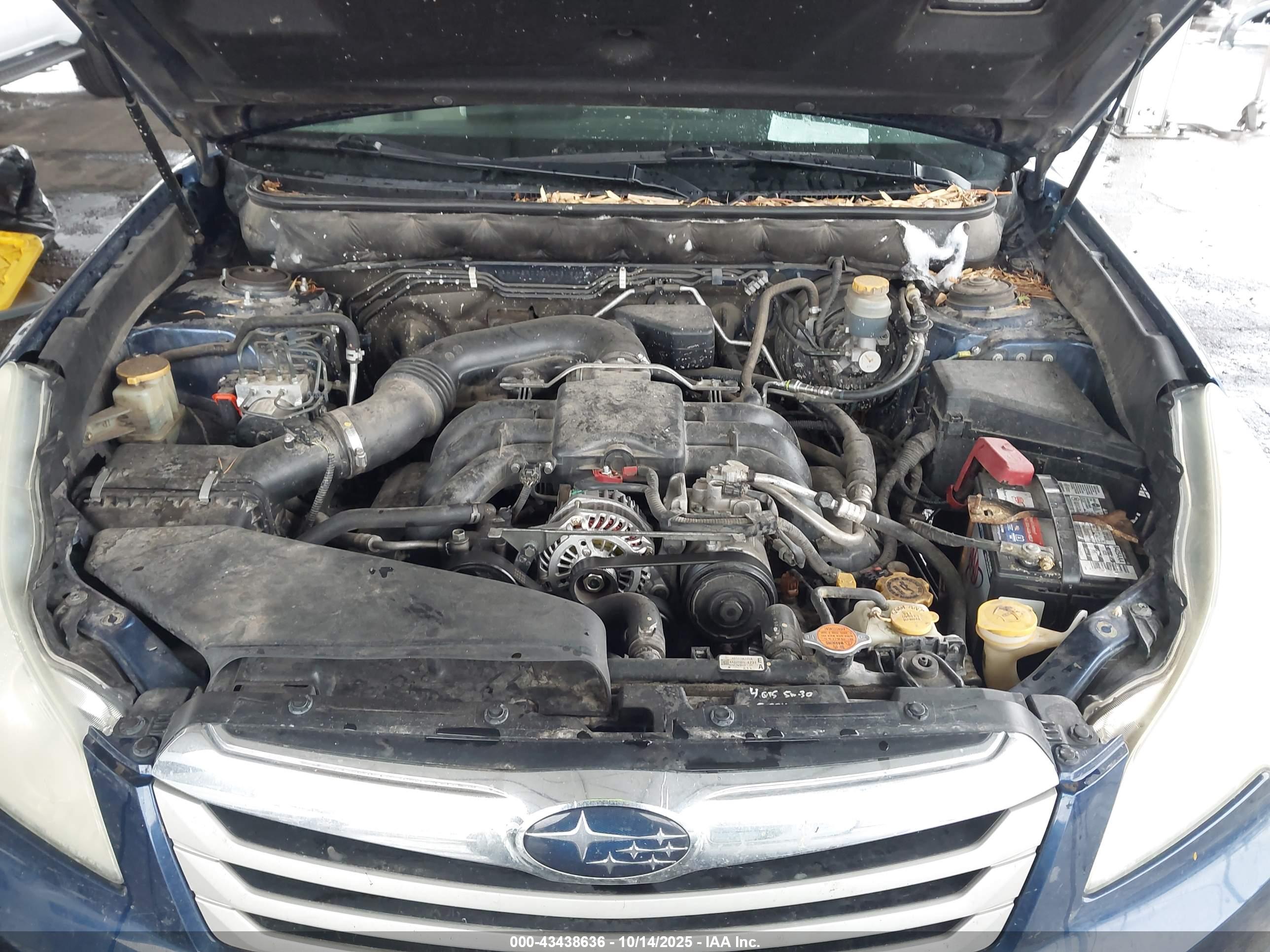 SUBARU OUTBACK image 10