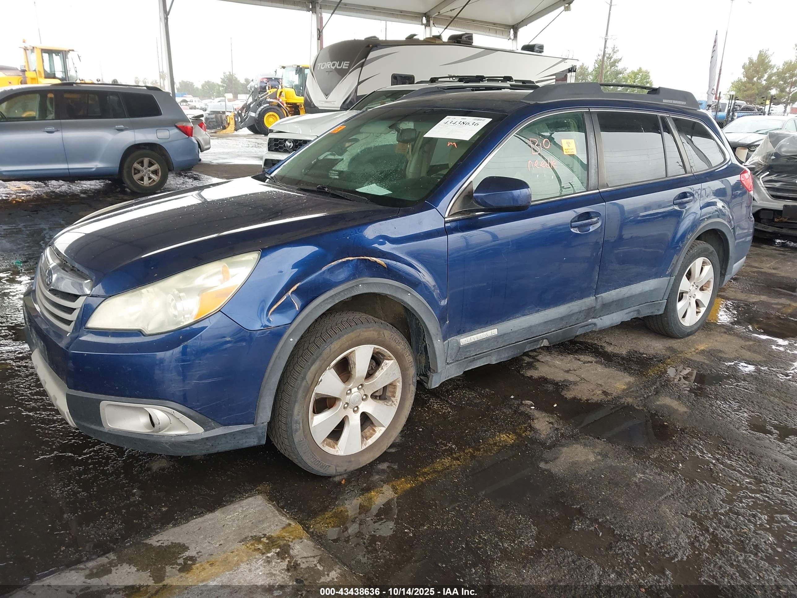 SUBARU OUTBACK image 2