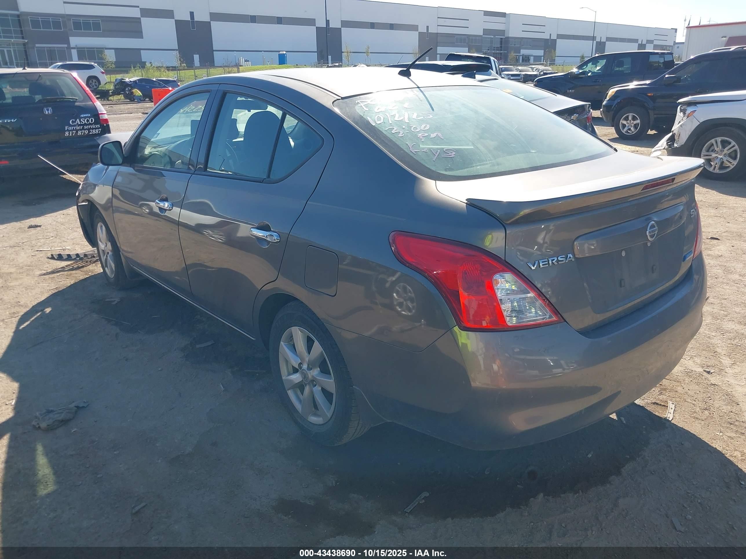 NISSAN VERSA image 3