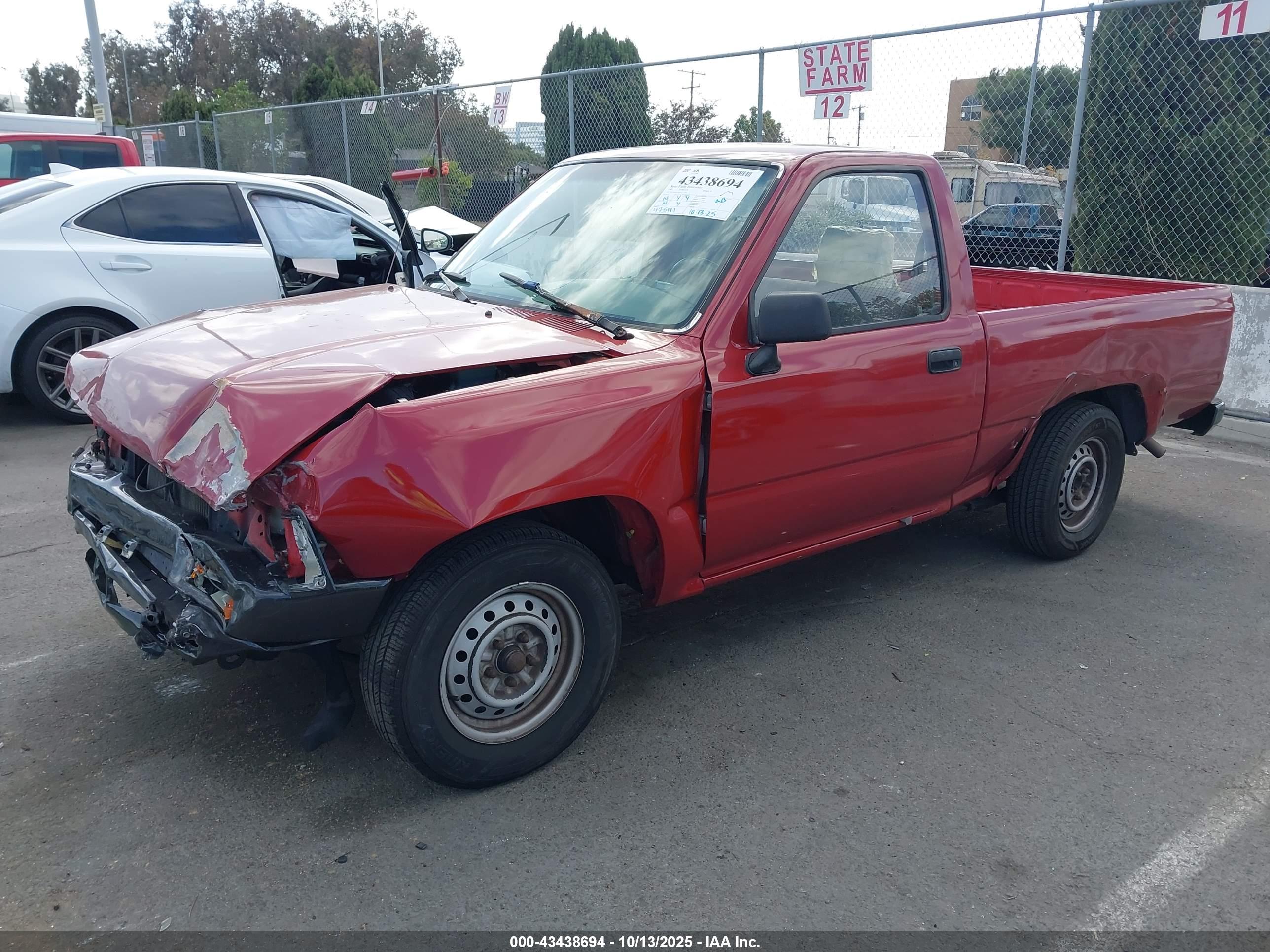 TOYOTA PICKUP image 2
