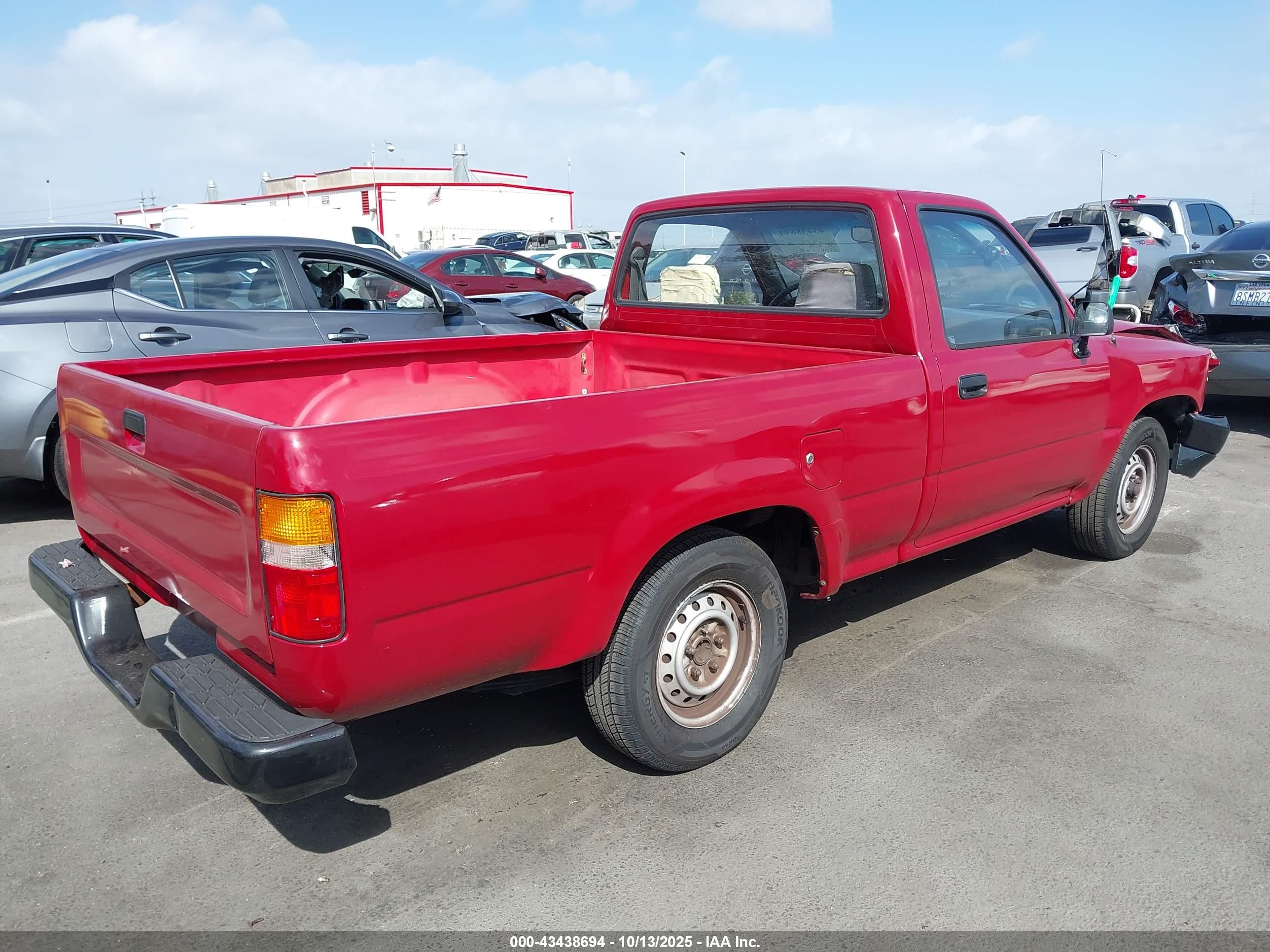 TOYOTA PICKUP image 4