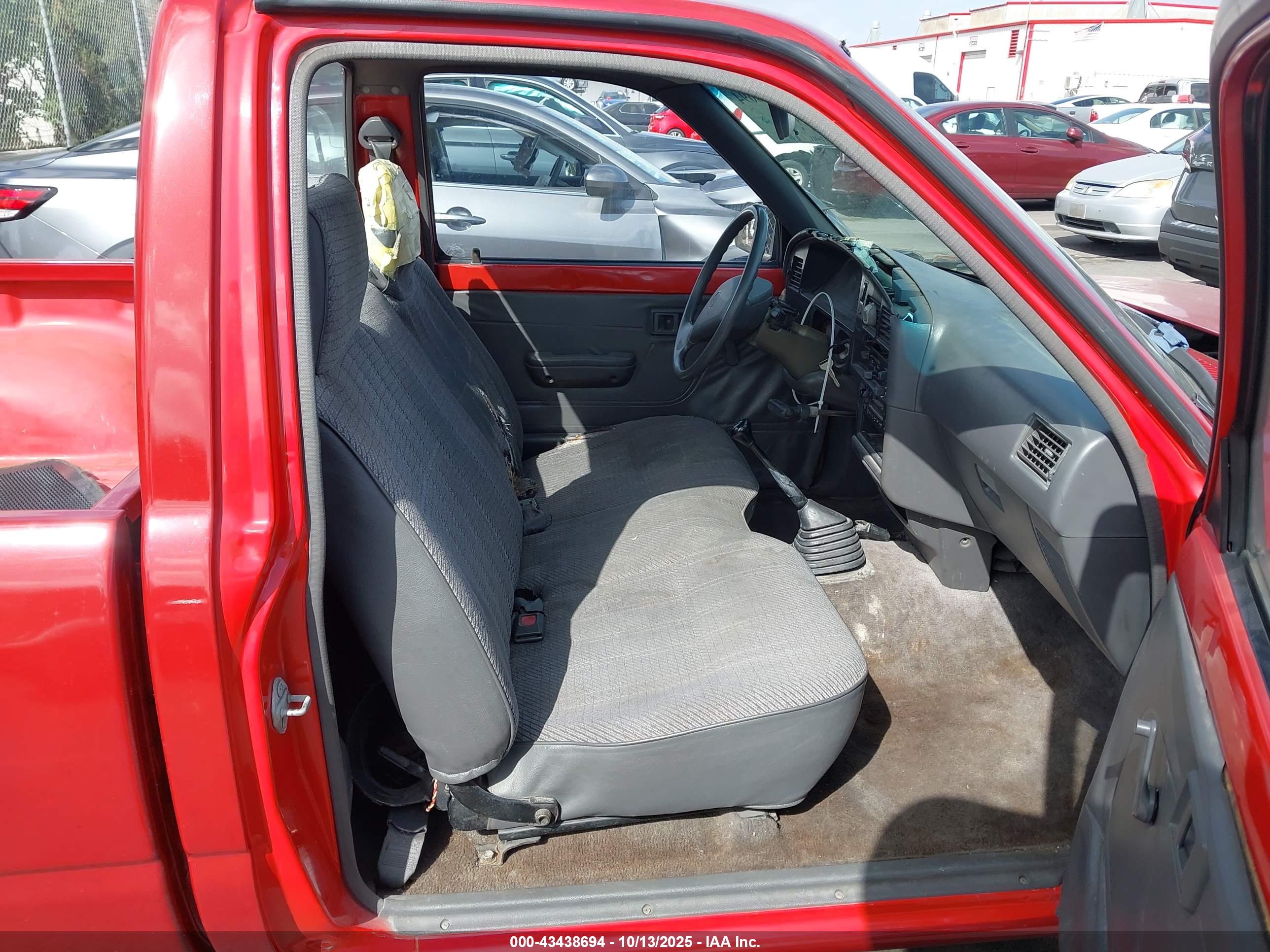 TOYOTA PICKUP image 5