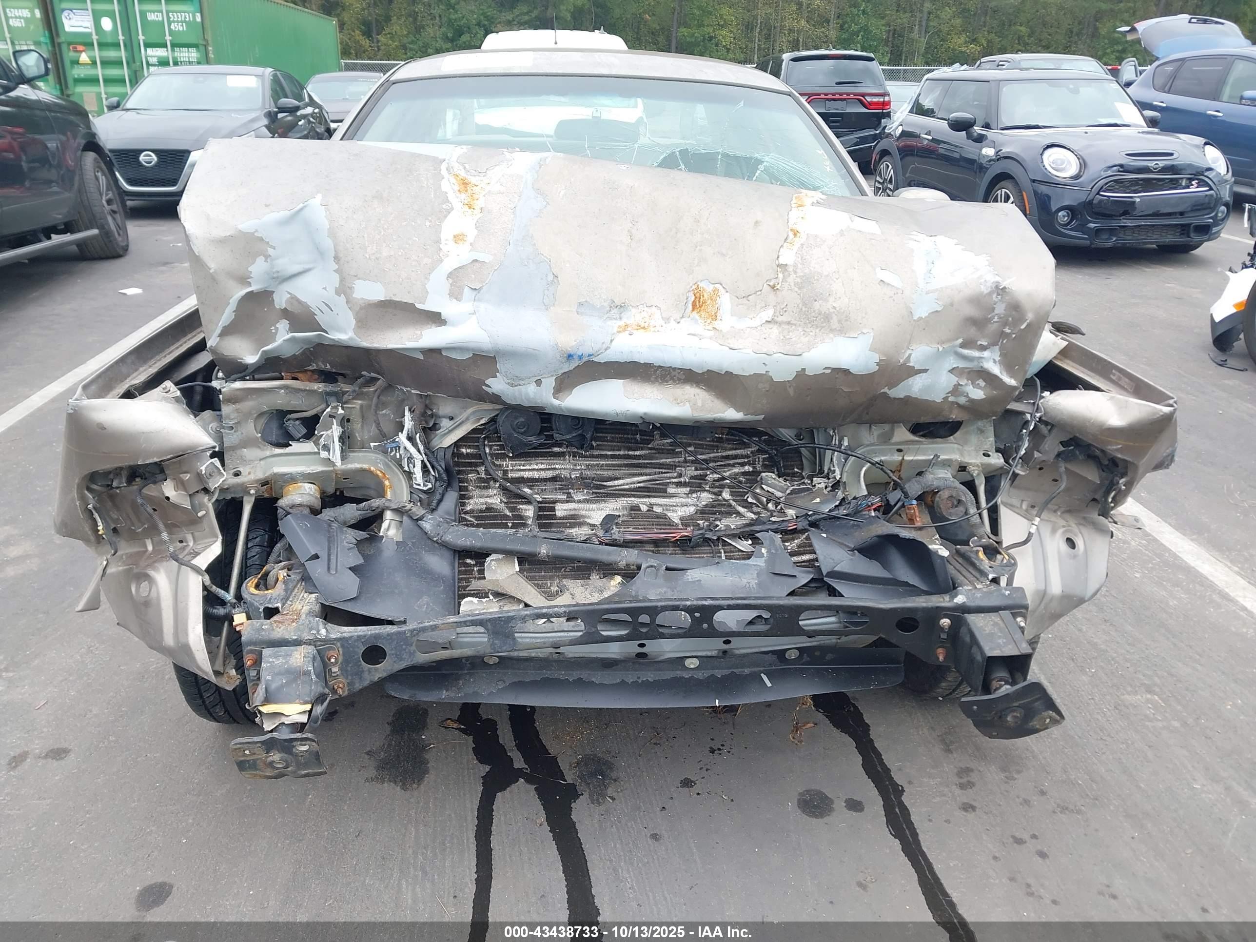 FORD CROWN image 6