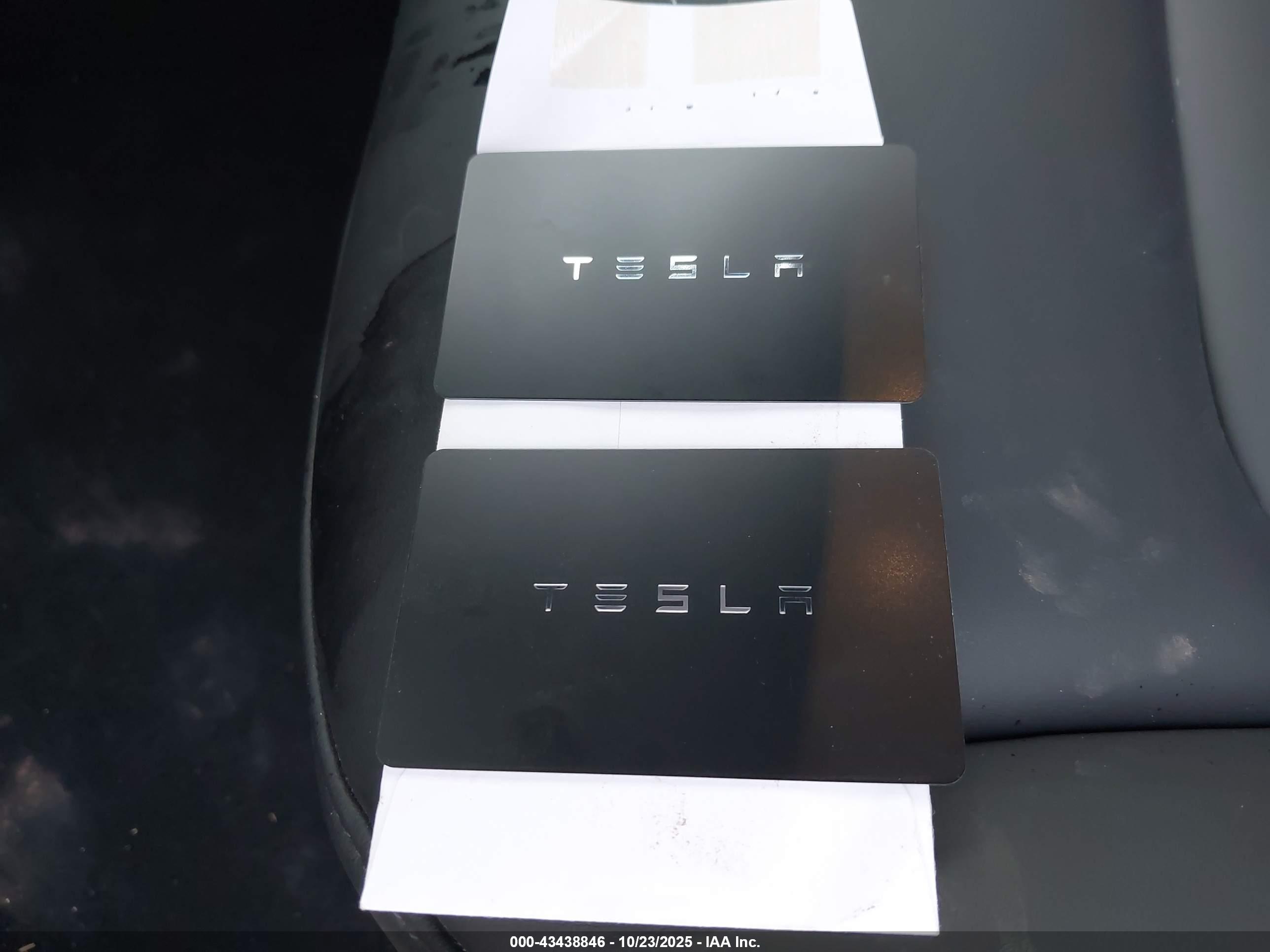 TESLA MODEL image 11
