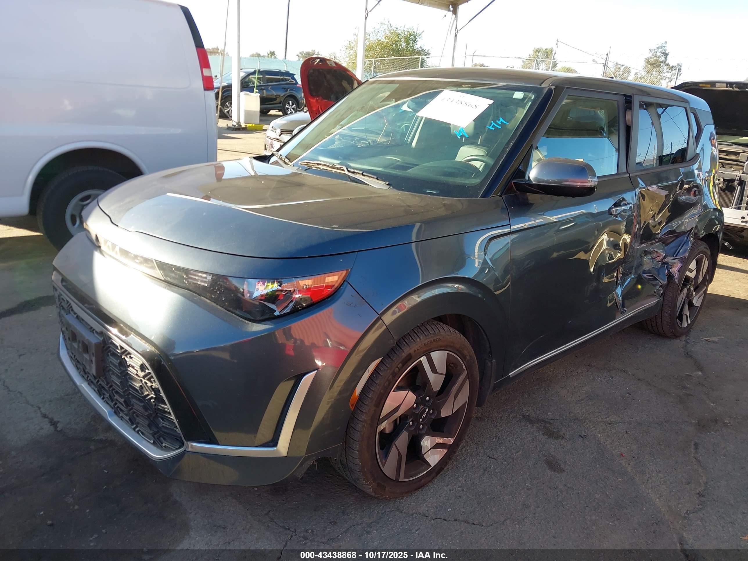 KIA SOUL image 2