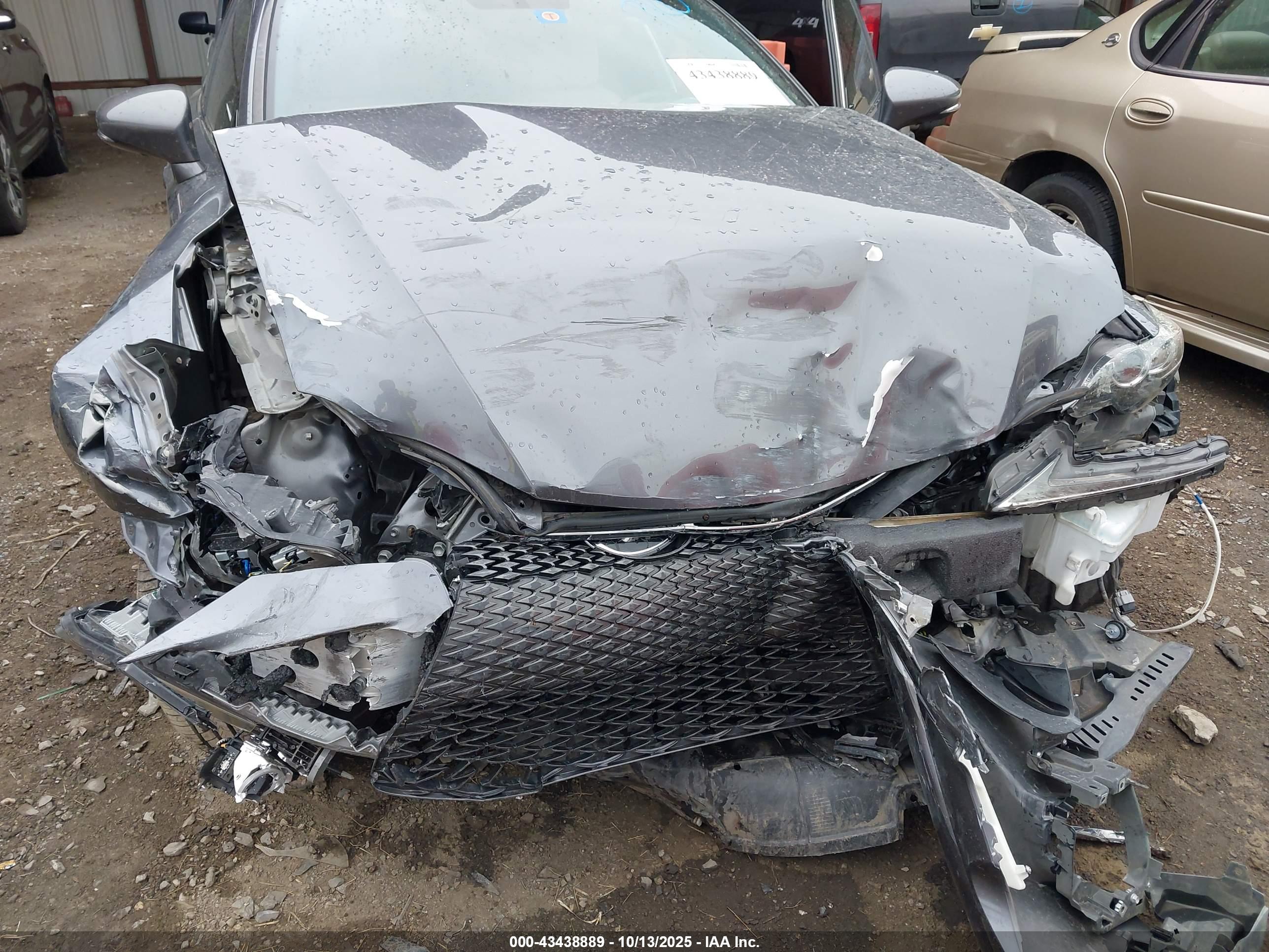 LEXUS IS image 6