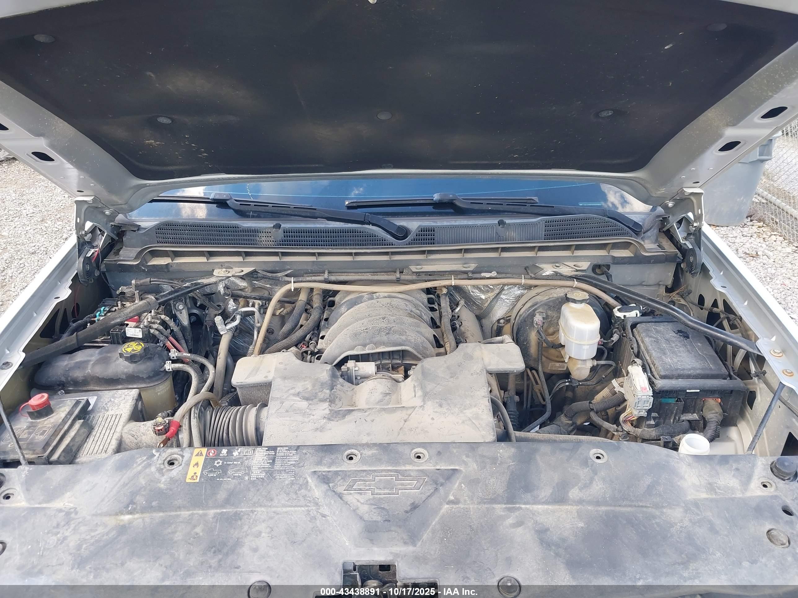 CHEVROLET SILVERADO image 10