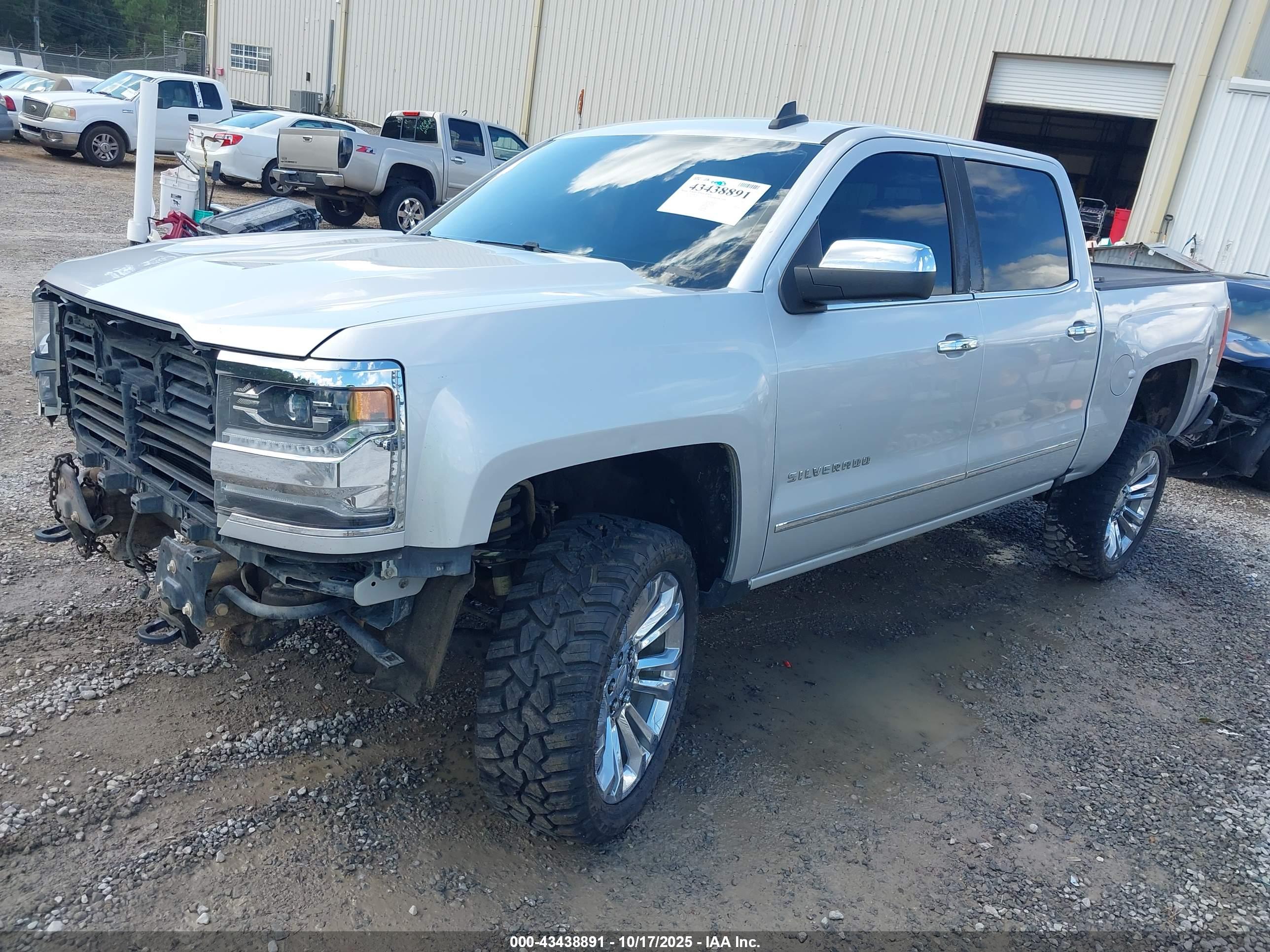 CHEVROLET SILVERADO image 2