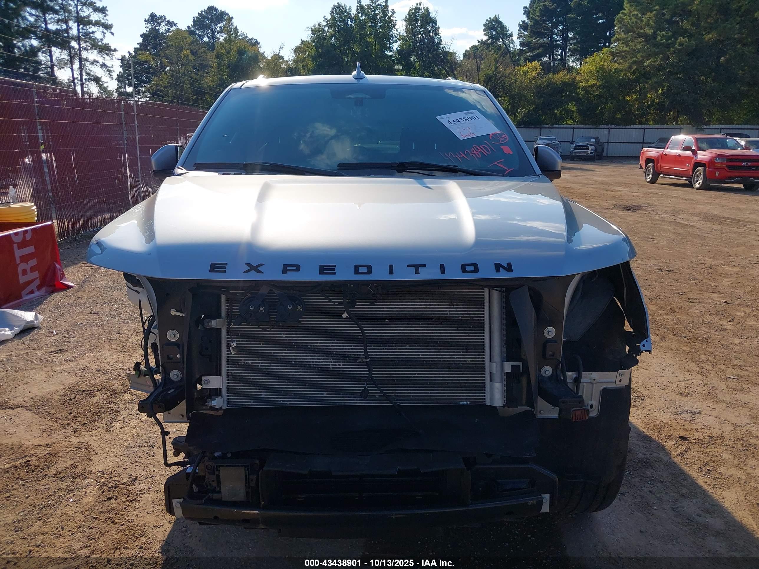 FORD EXPEDITION image 6